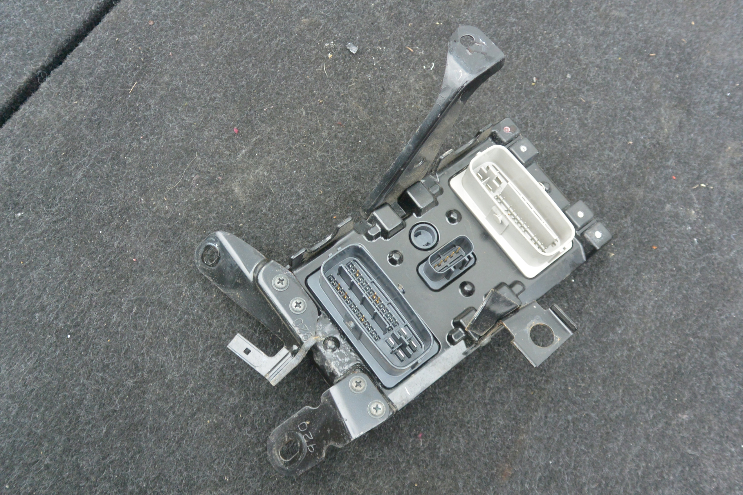 MODUL BEDIENTEIL COMPUTER ABS TRC VSC LEXUS GS III MK3