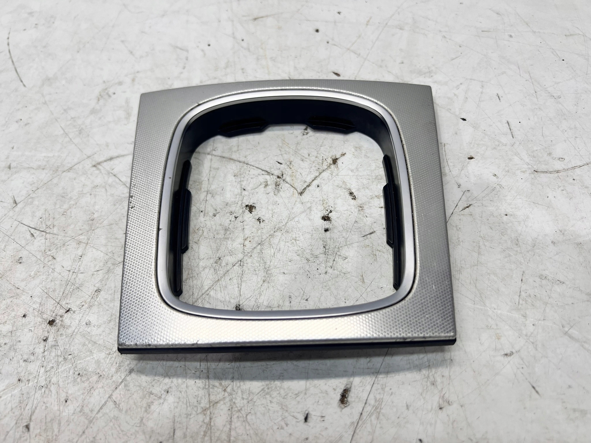 frame MIESZKA changes of the gear AUDI A3 8P 8P0864261