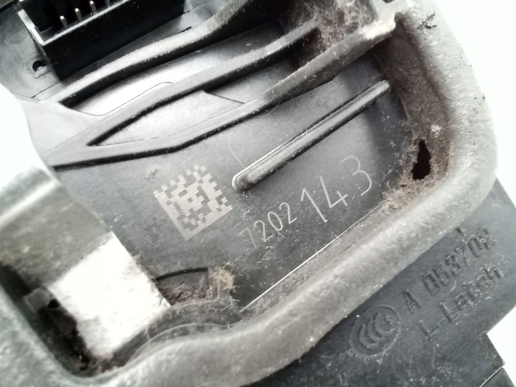 BMW 3 E91 lock left front front 7 PIN EU 7202143