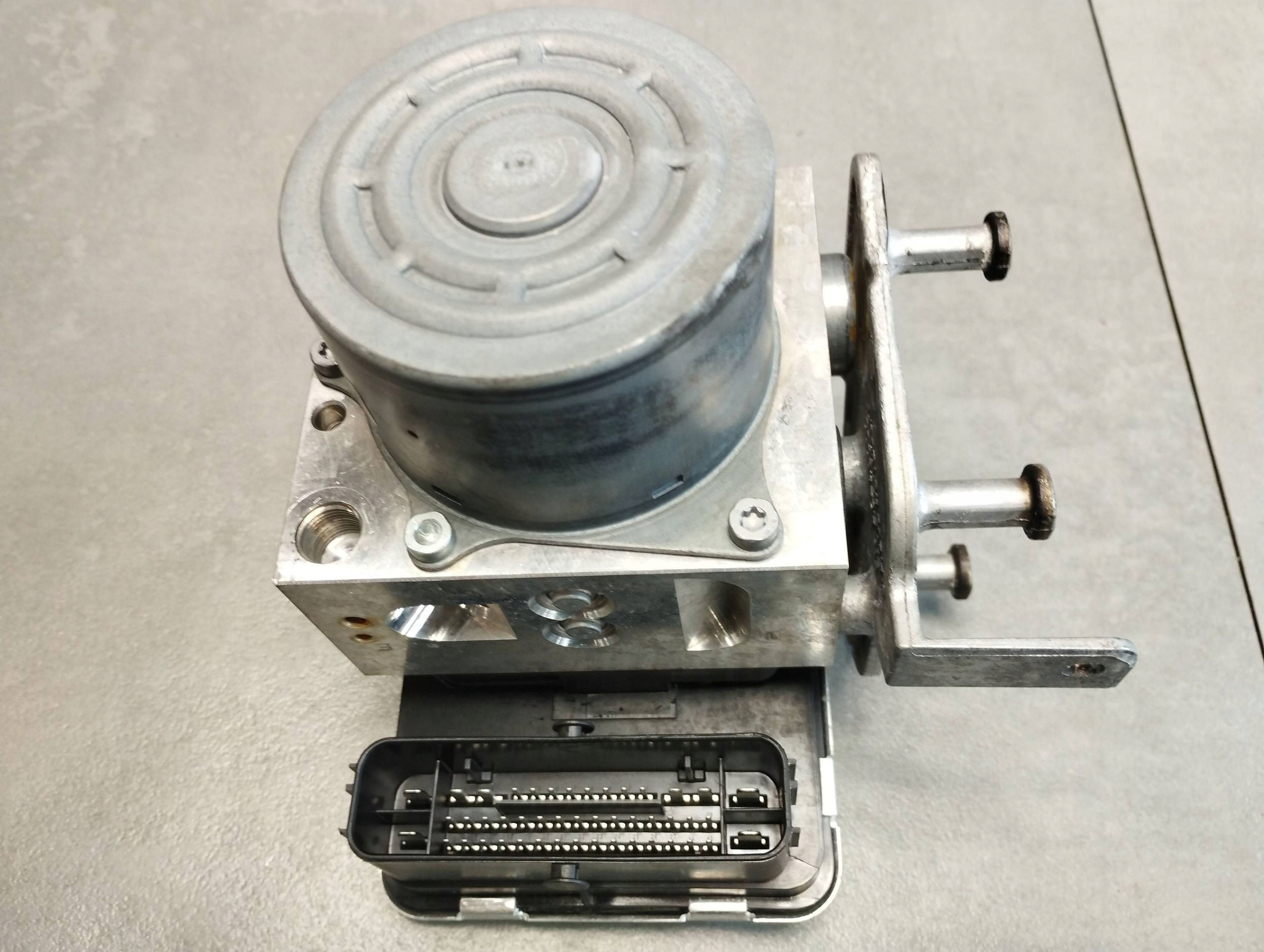 Mercedes-Benz GLC X253 pump control unit ABS A2534311200
