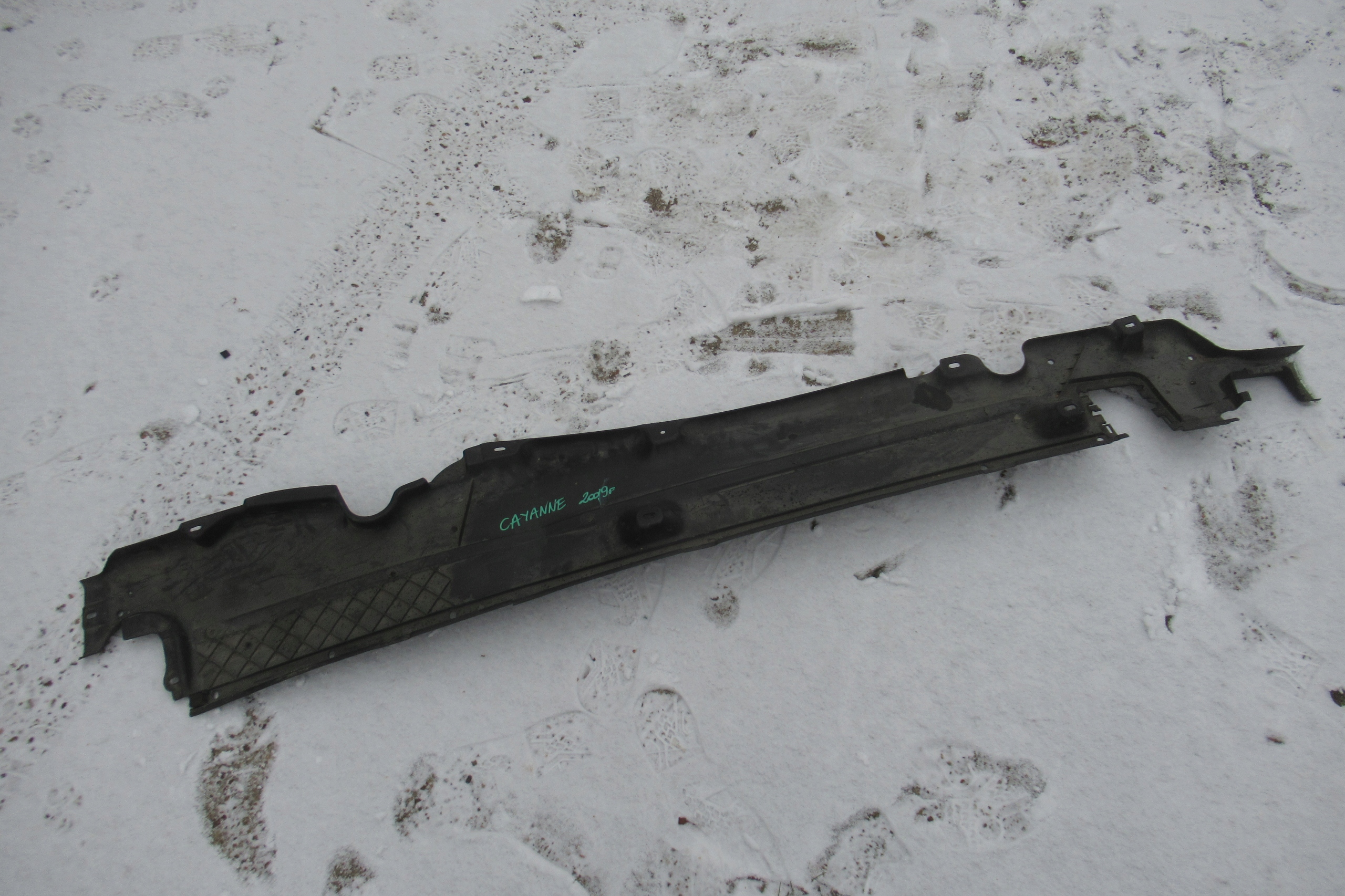 PORSCHE CAYENNE cover chassis left 7L0825211B