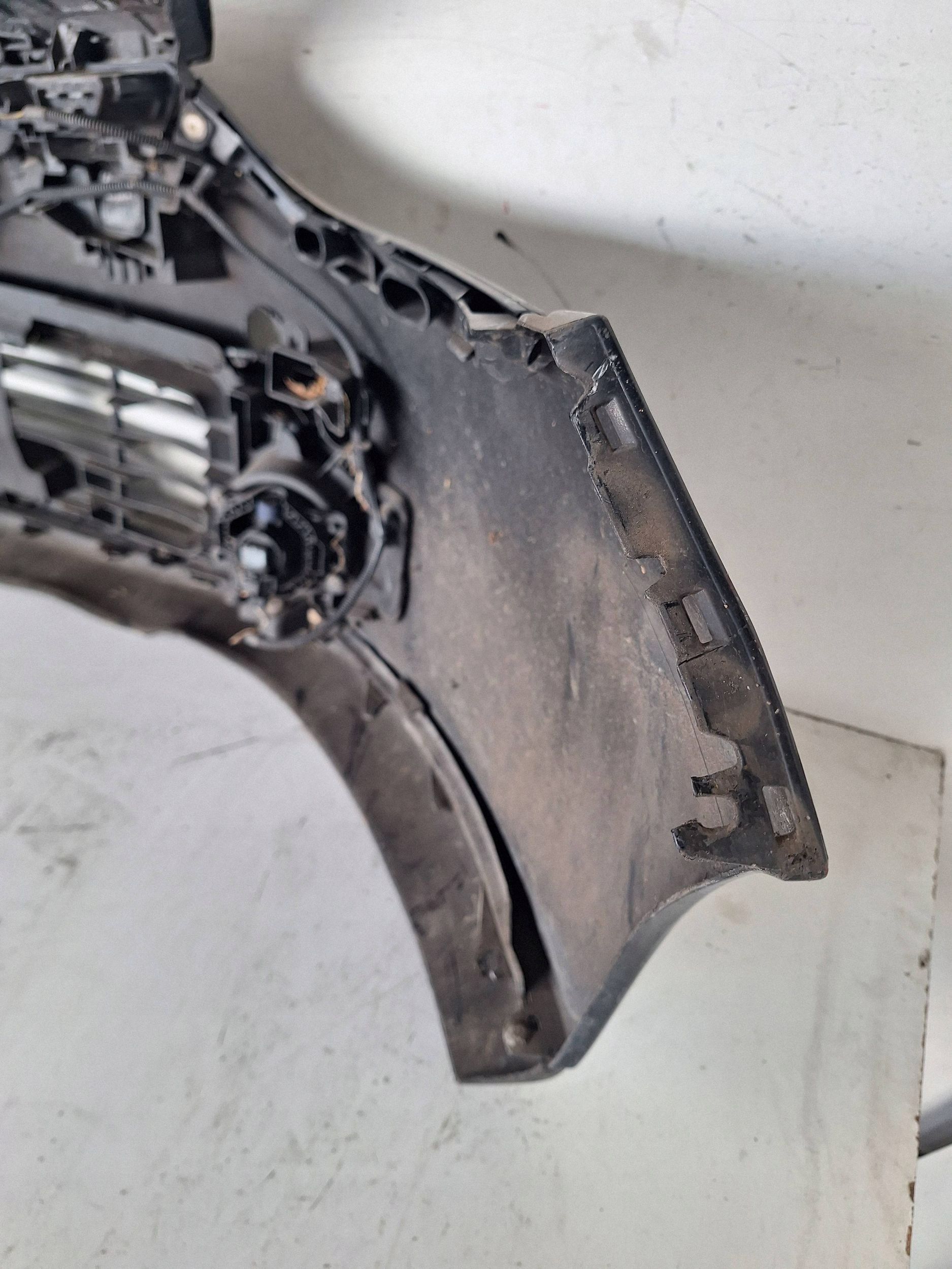 RENAULT CLIO IV 12-17 bumper + LED