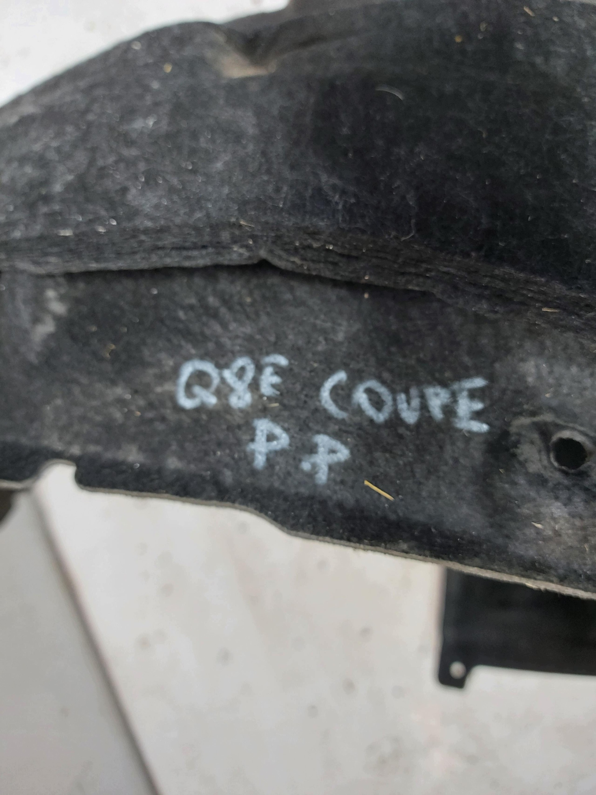 Audi Q8 E-TRON SportBack 4KE mudguard right front front oryg