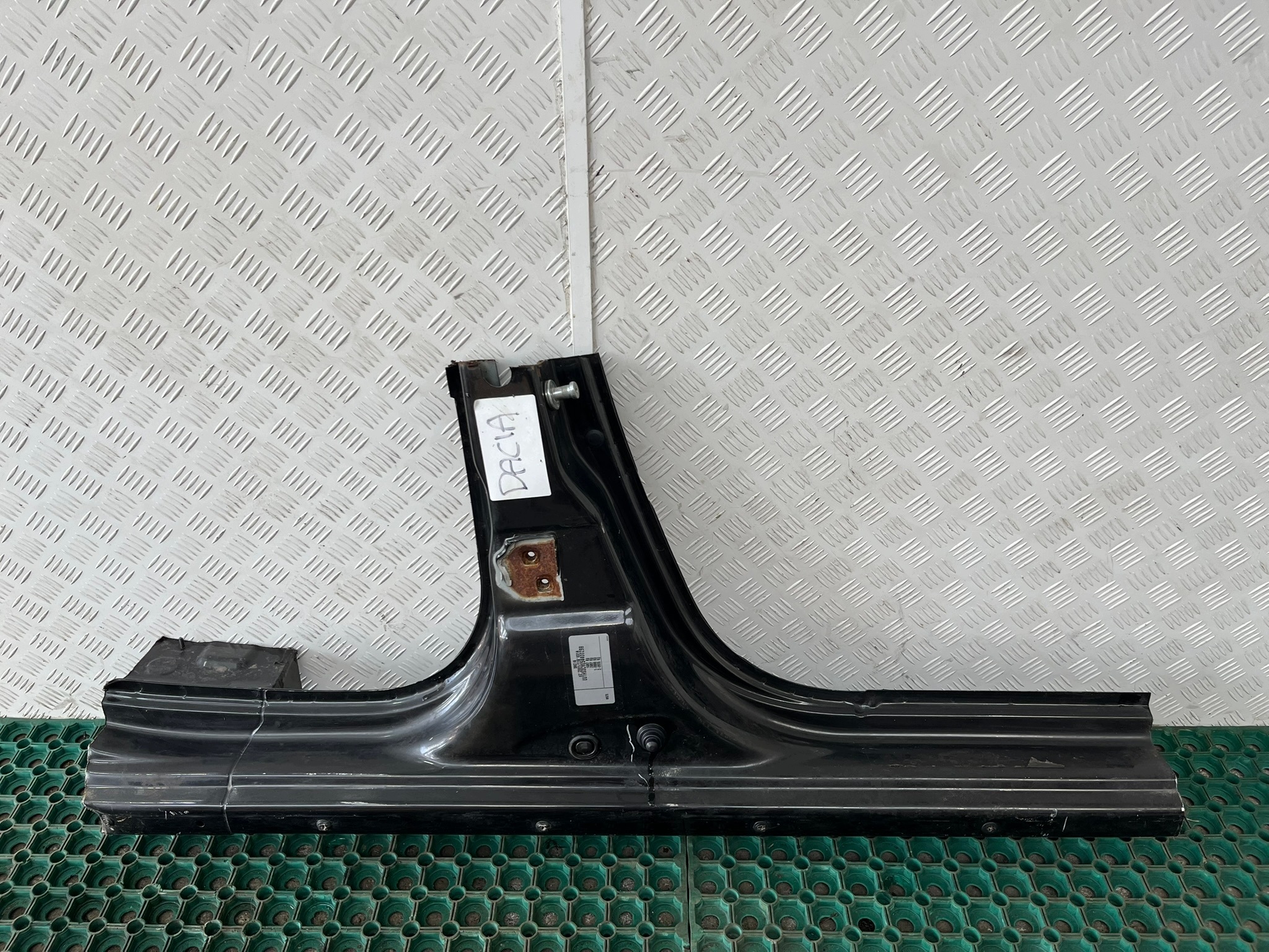 DACIA LODGY 12-21 threshold ZE SLUPKIEM right pillar BOK OE