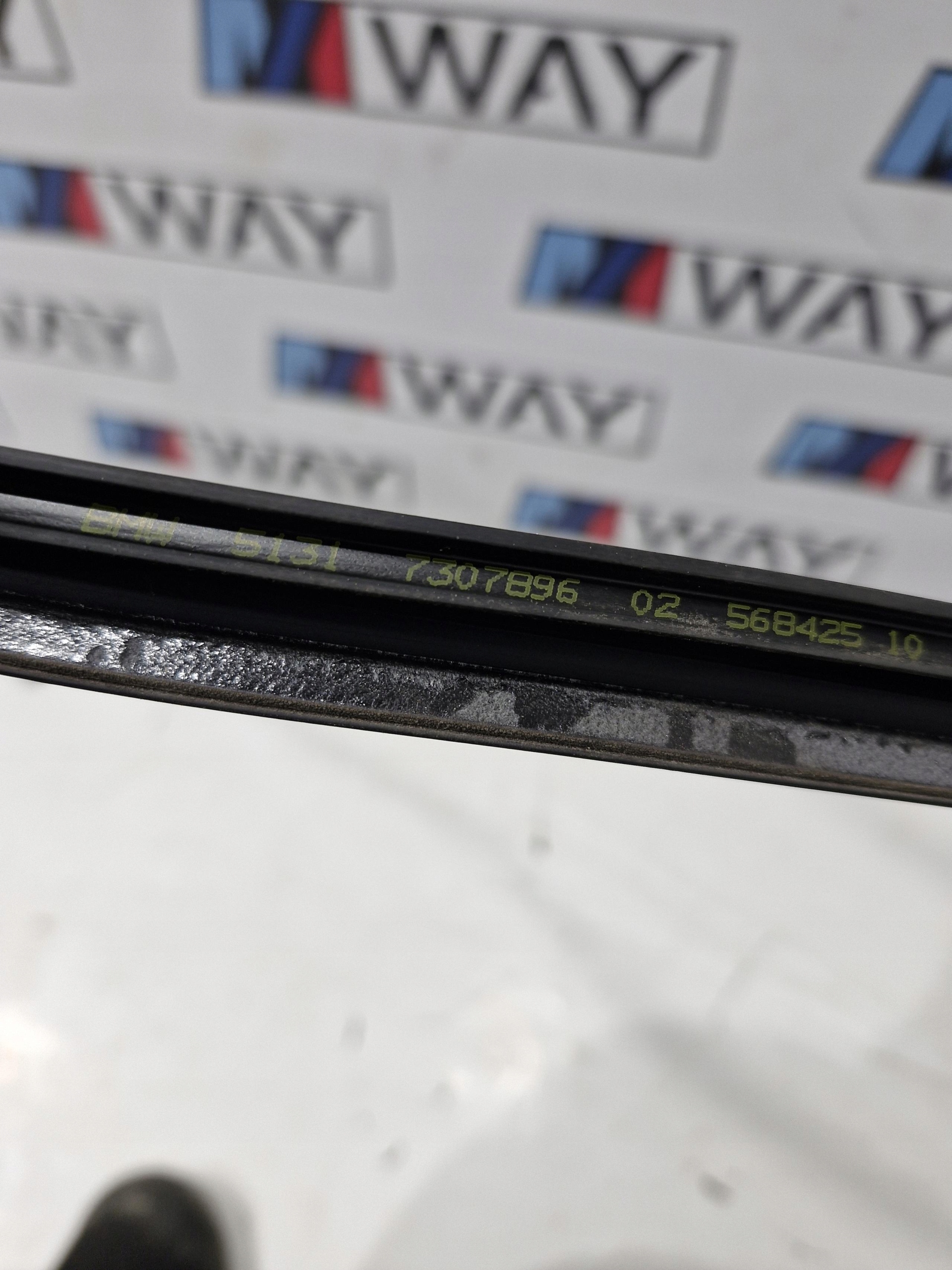 7307896 BMW X1 E84 Joint Support plaque PRZEDNIEJ Vitres