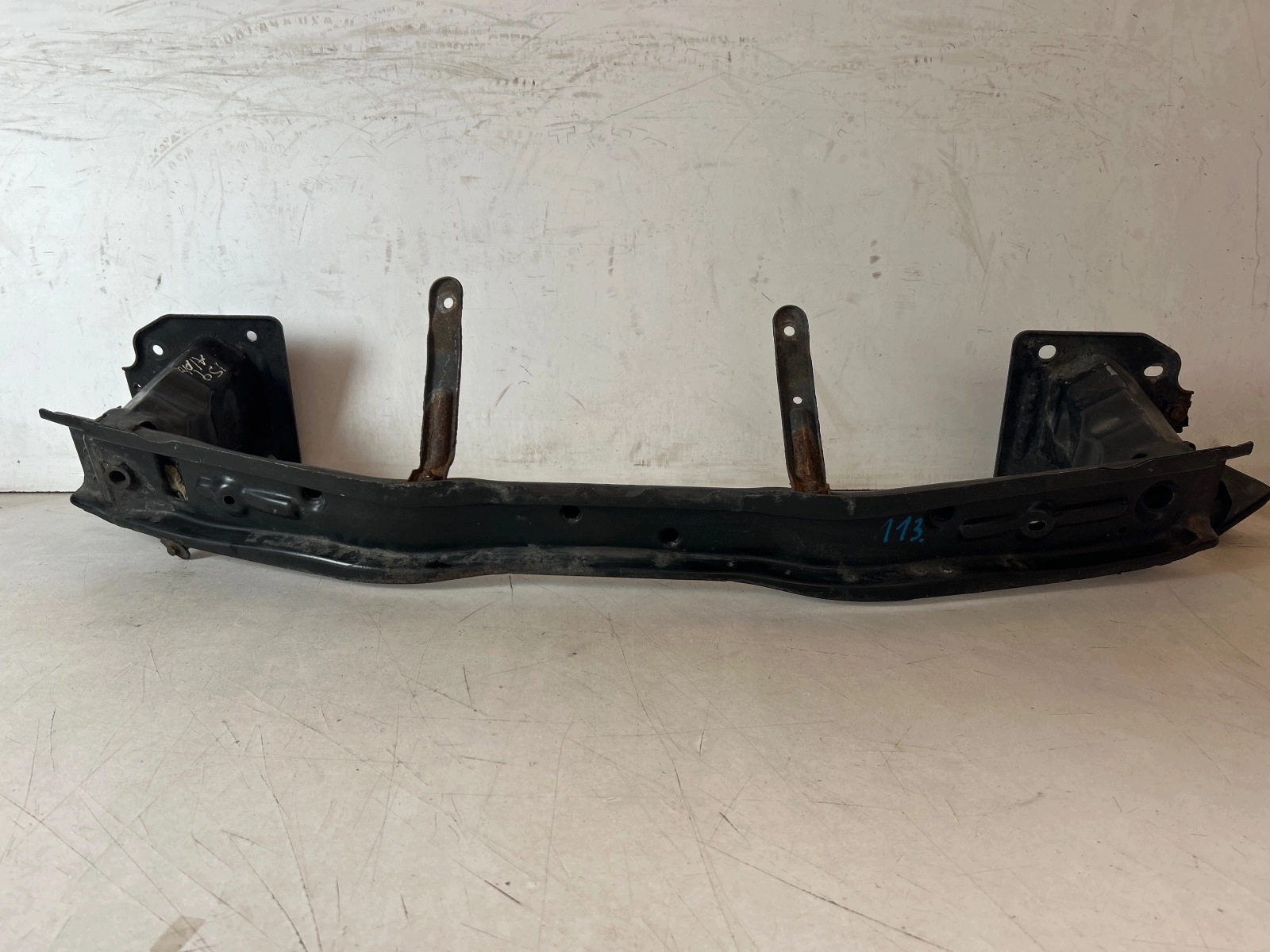 sider pillar of a bumper front Alfa Romeo 159