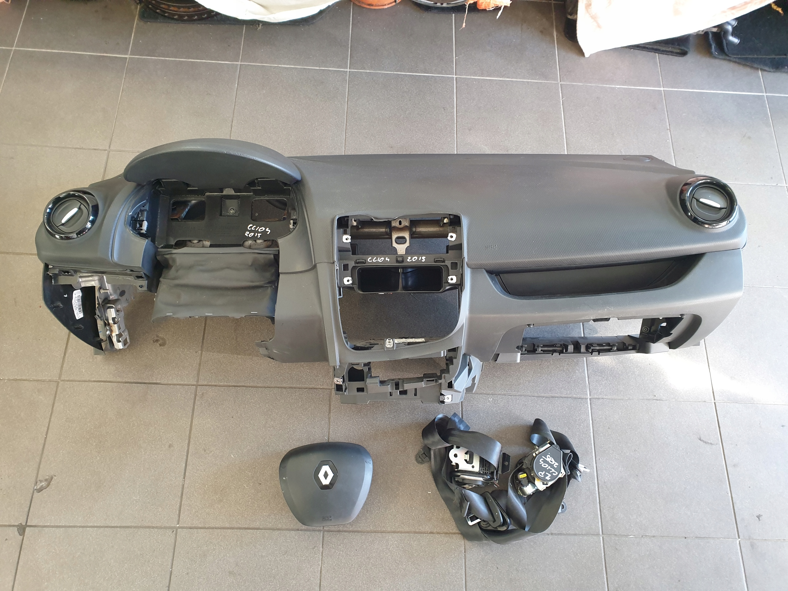 dashboard instrument panel airbags RENAULT CLIO 4 IV 2014