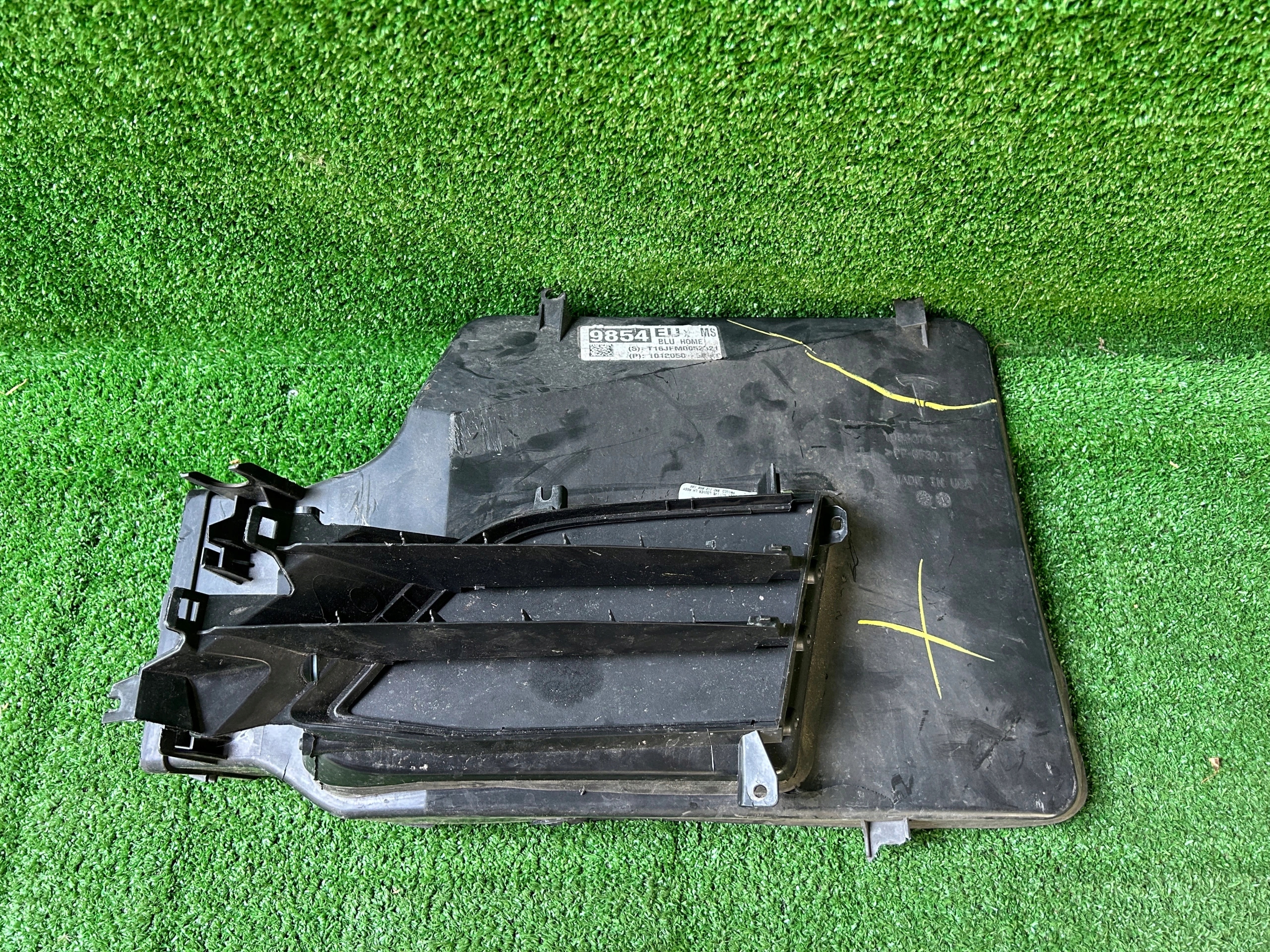Tesla Model S Lift blinds intake left 105785100 steering wheel,