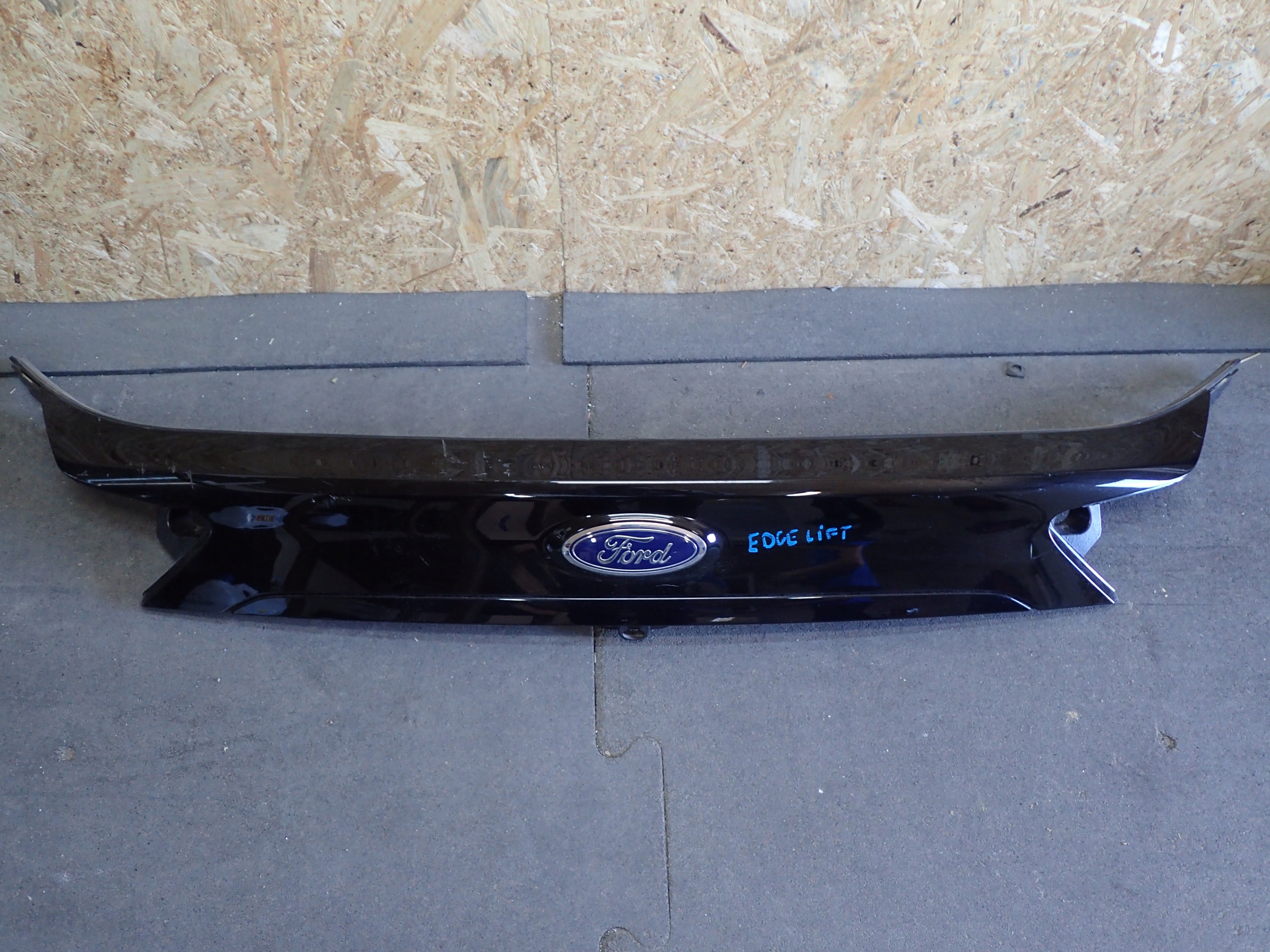 cap bonnet rear part FORD EDGE LIFT KT4B-R43404-AK