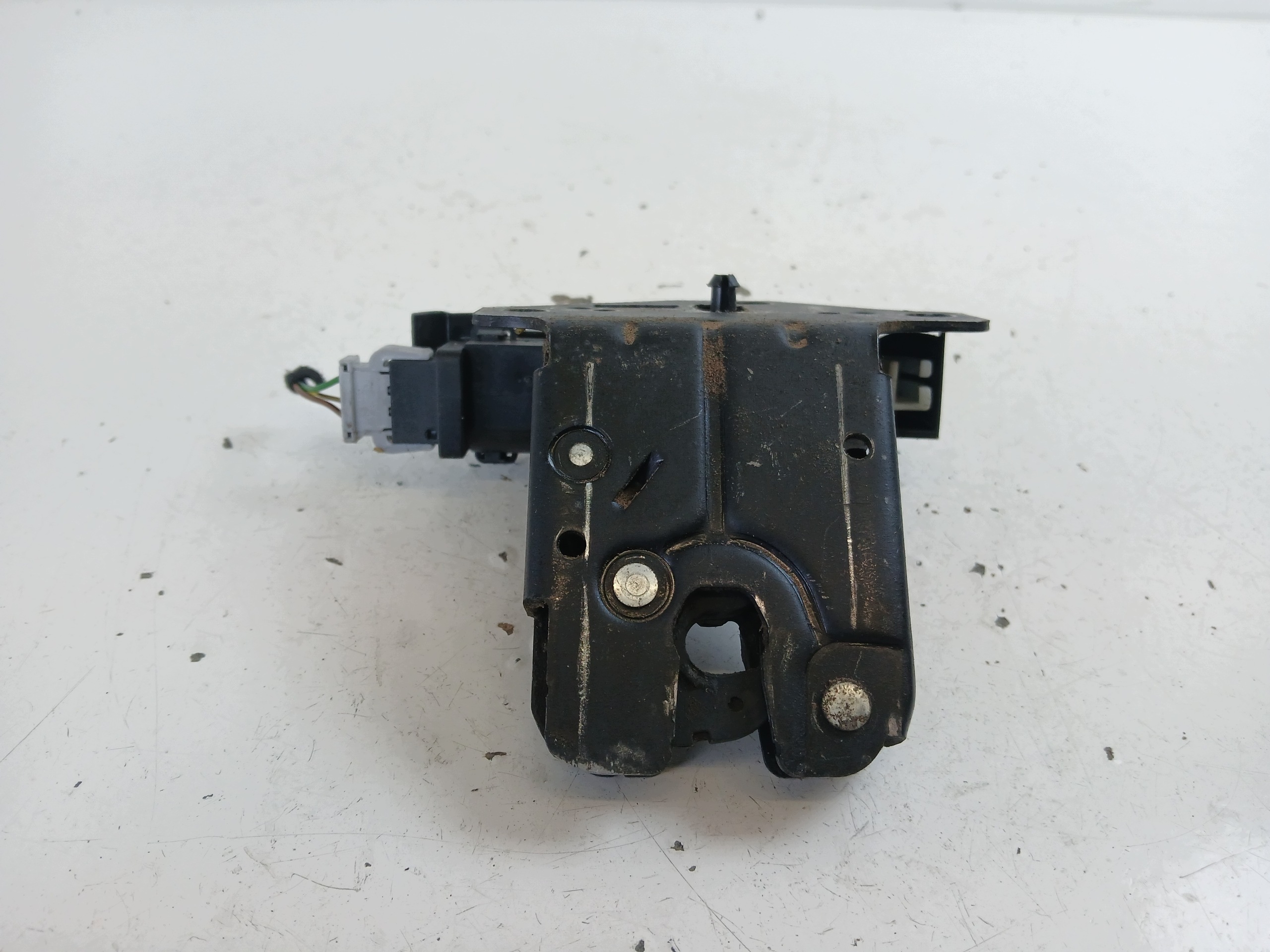 AUDI A3 8P A4 B7 lock bonnet boot 8P4827505C