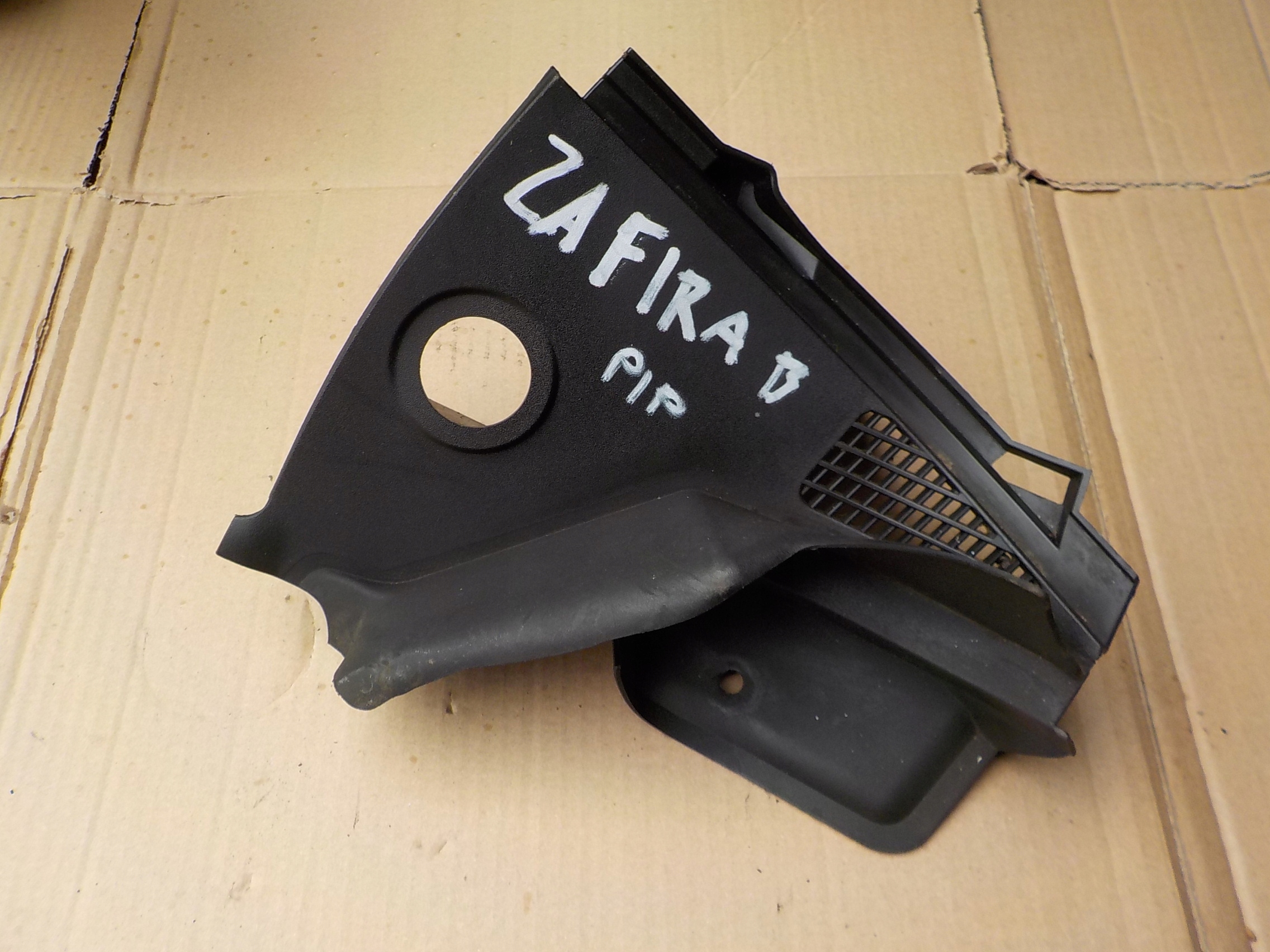 cover under the window right opel zafira b 13167228