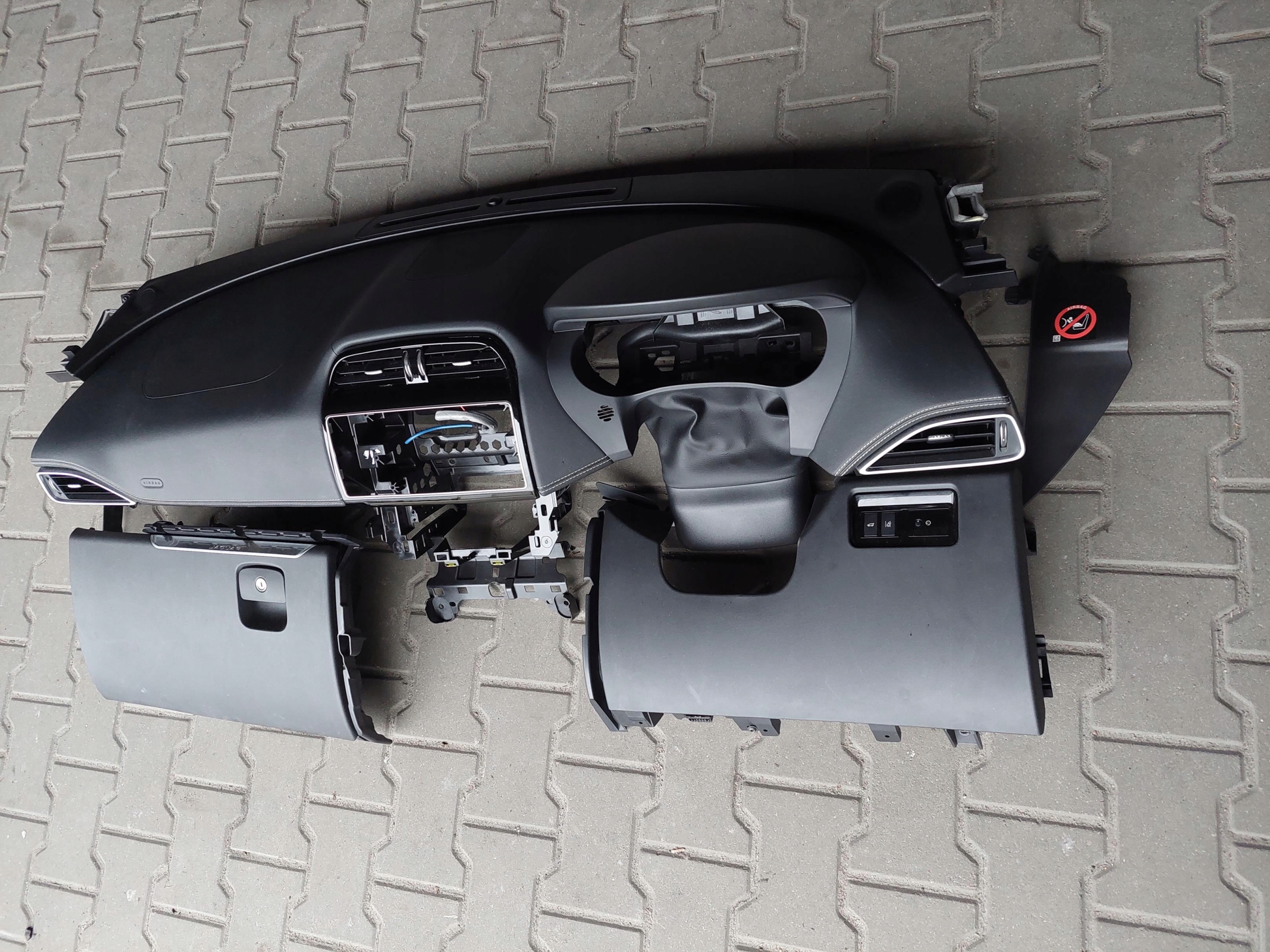 dashboard cockpit console DASHBOARD ANGLIK UK JAGUAR F-PACE X761