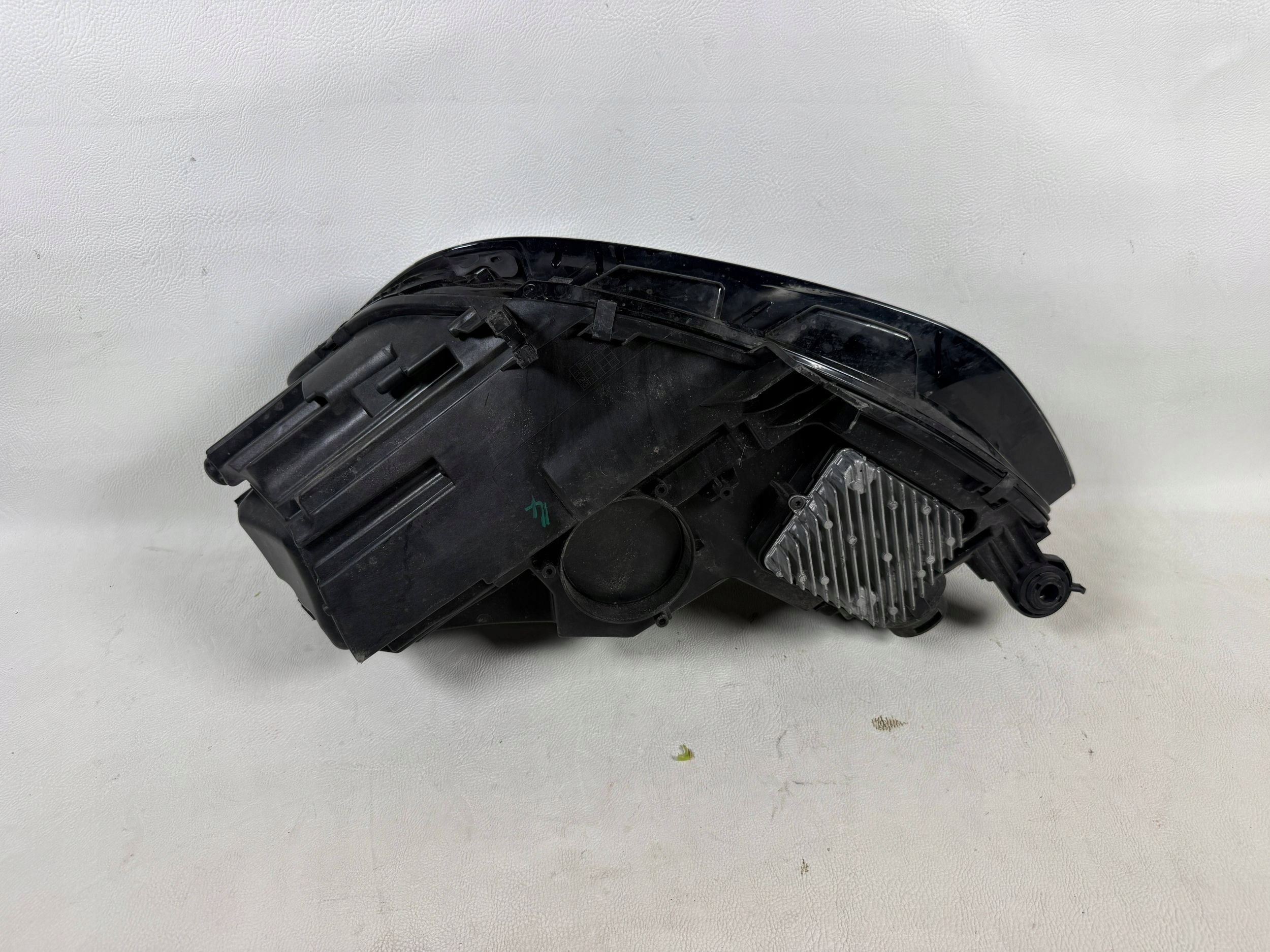 Audi A4 8W B9 19- Lift Full led light right front front