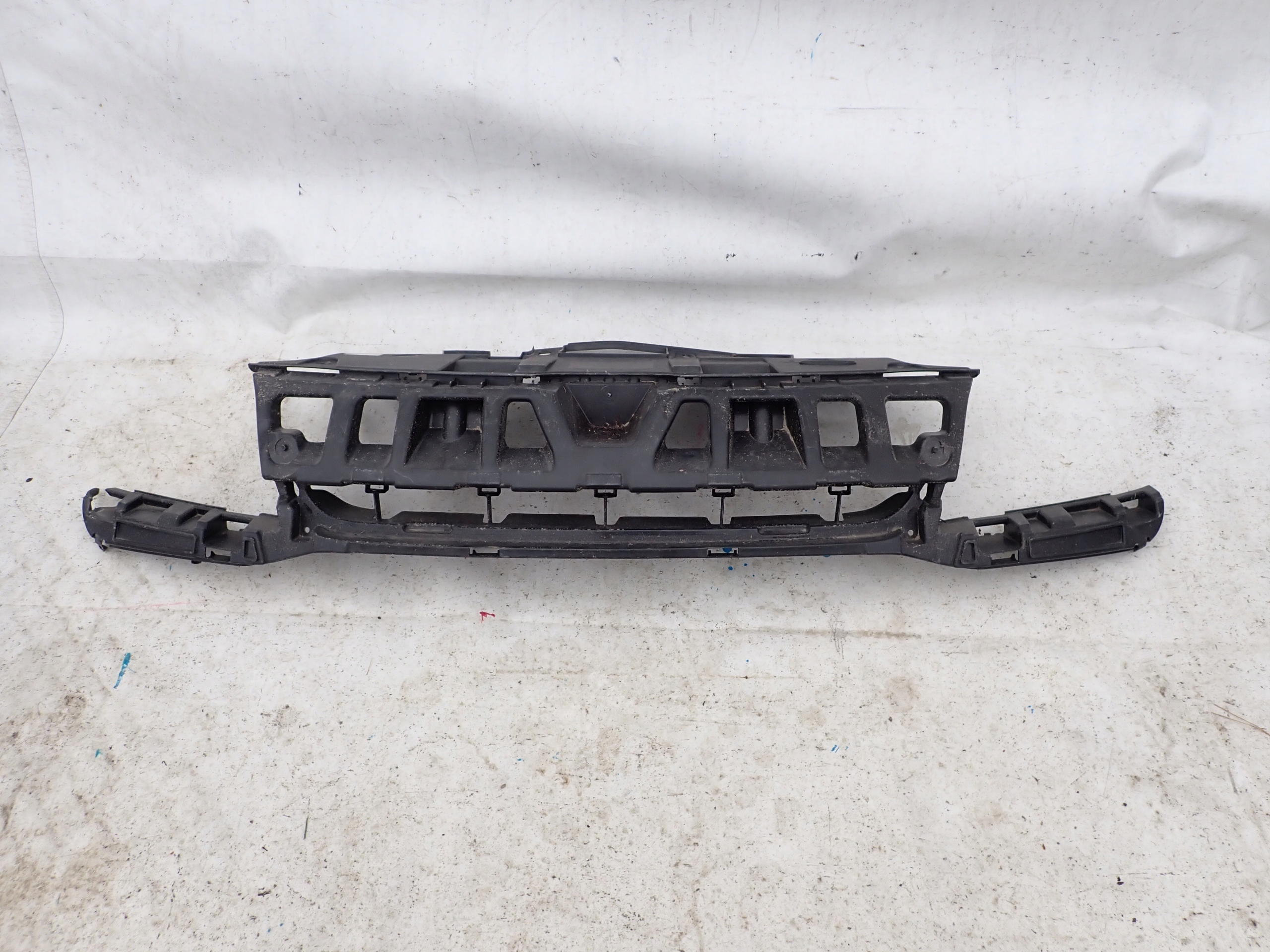 RENAULT MEGANE III LIFT 11-13 Traversa GRILLA