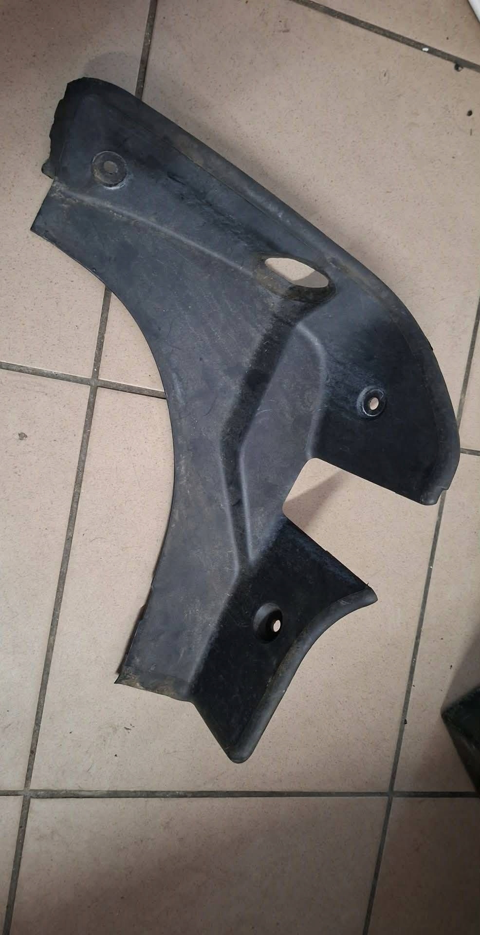 Supporto di copertura posteriore Jaguar e-Pace J9D3-44249-AB