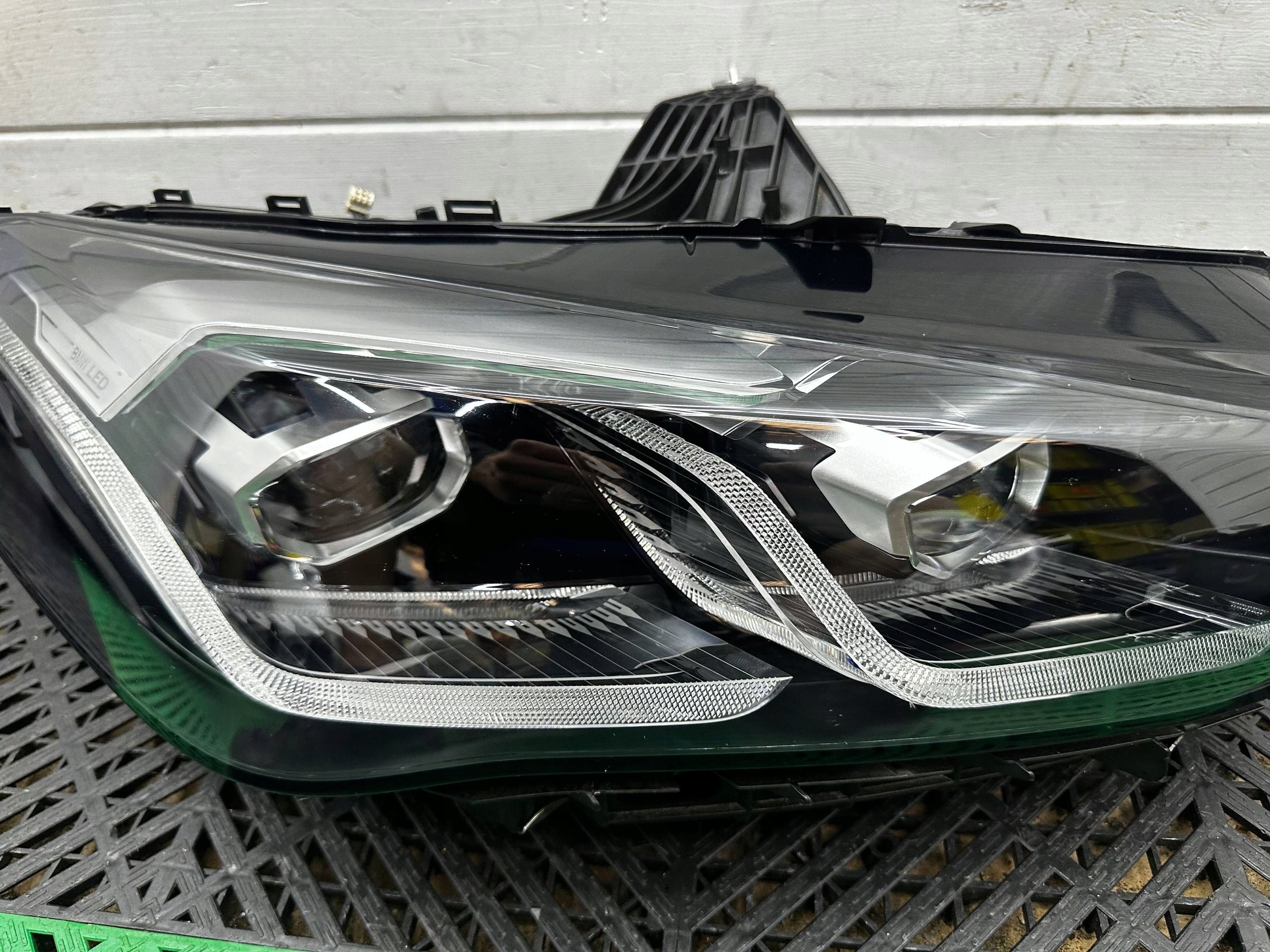 light front side right BMW 2 Active Tourer U06 5A42248