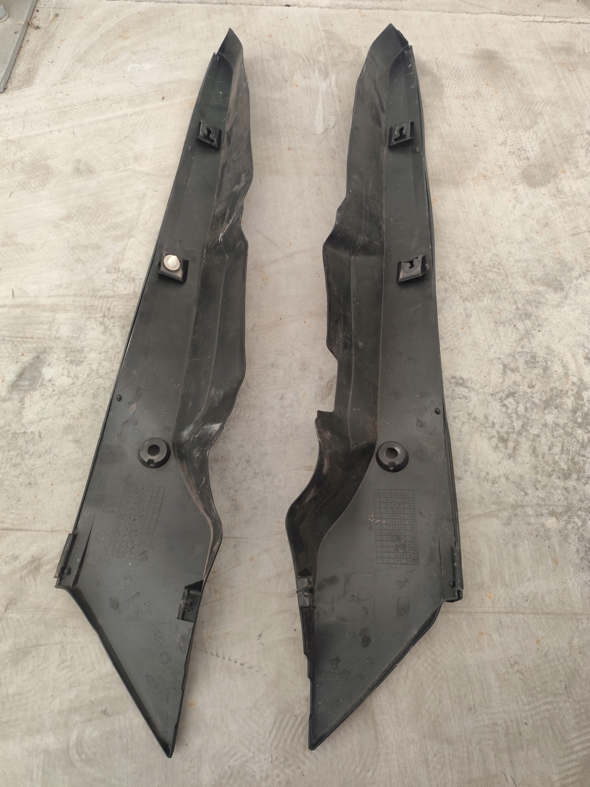 LEXUS UX cover of a fender left right