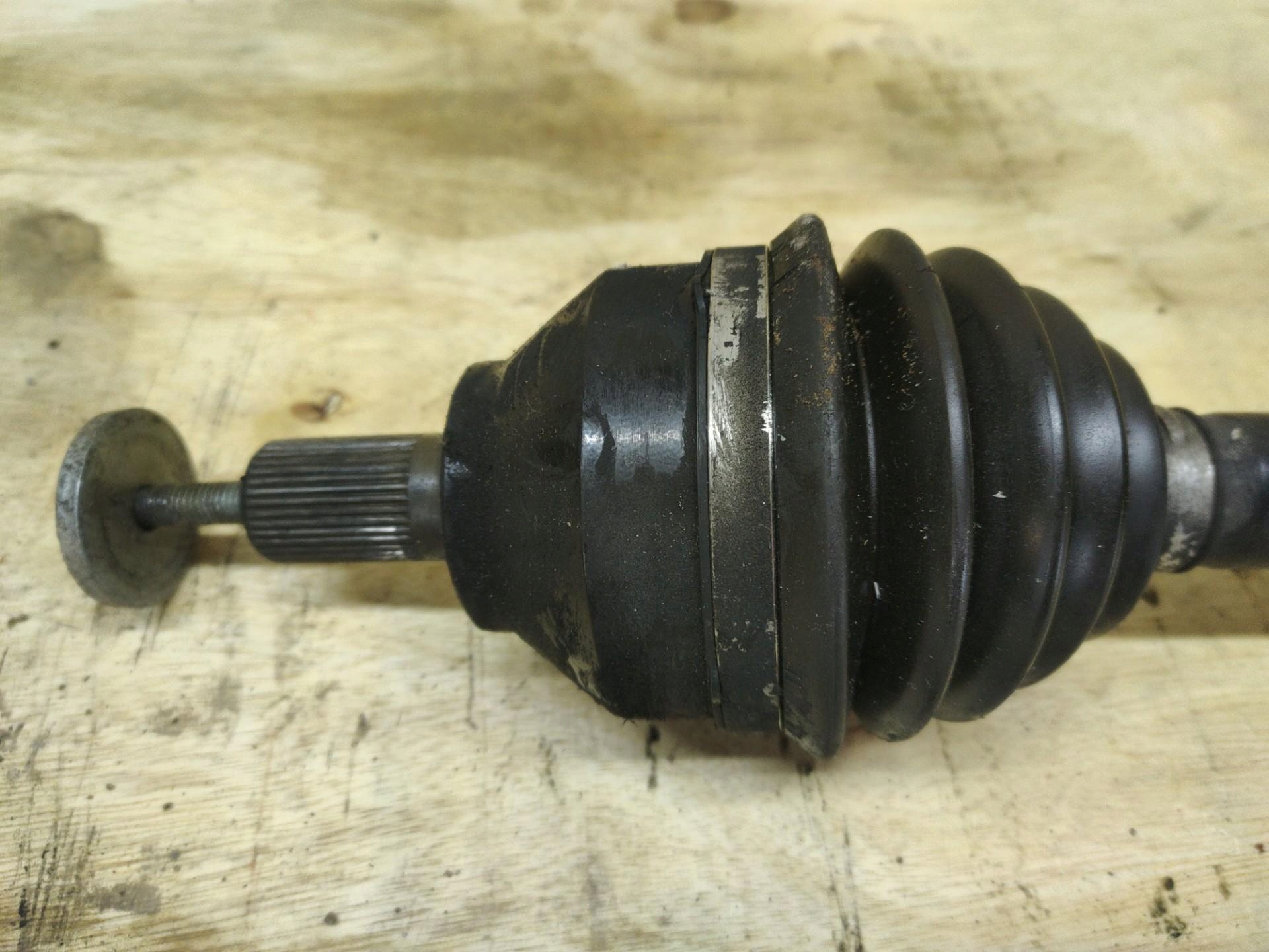 semi-axis front left side Volvo V50 facelift 2010 P31259794
