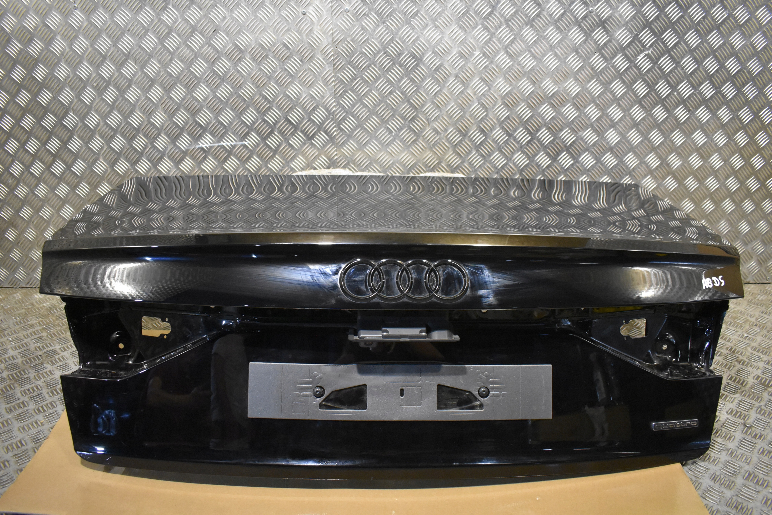 IDEALNA boot door rear AUDI A8 D5 LIFT S-LINE LY9B 1