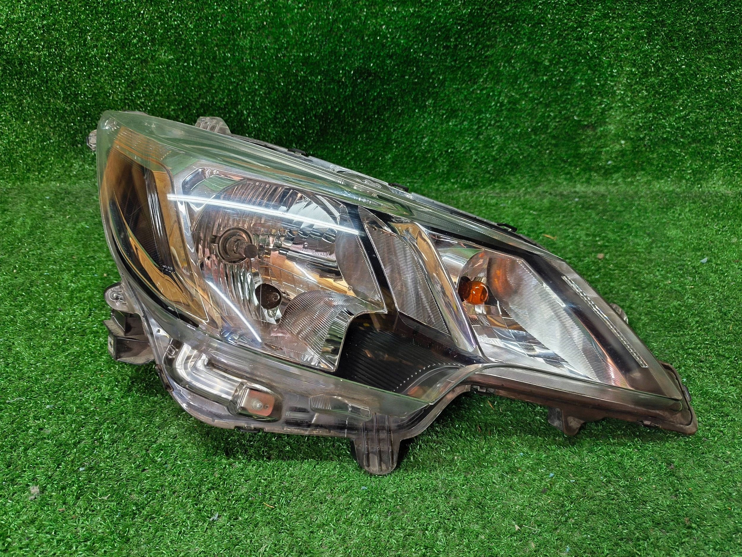 REFLEKTOR right front MITSUBISHI SPACE STAR II NR.R1408