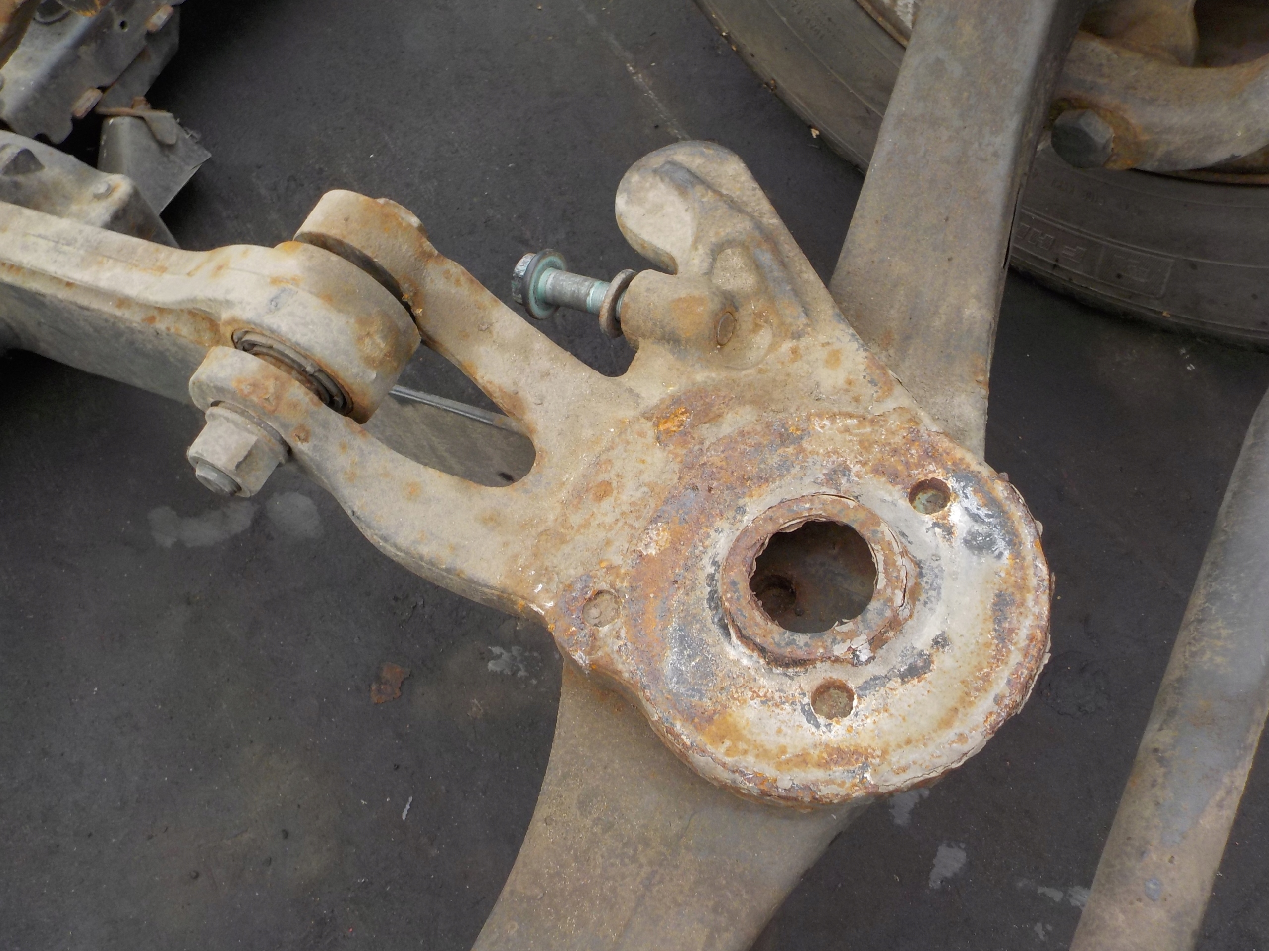 ACTROS MP4 ПОДТЯЖКА КРЕПЛЕНИЯ ПОДУШКИ