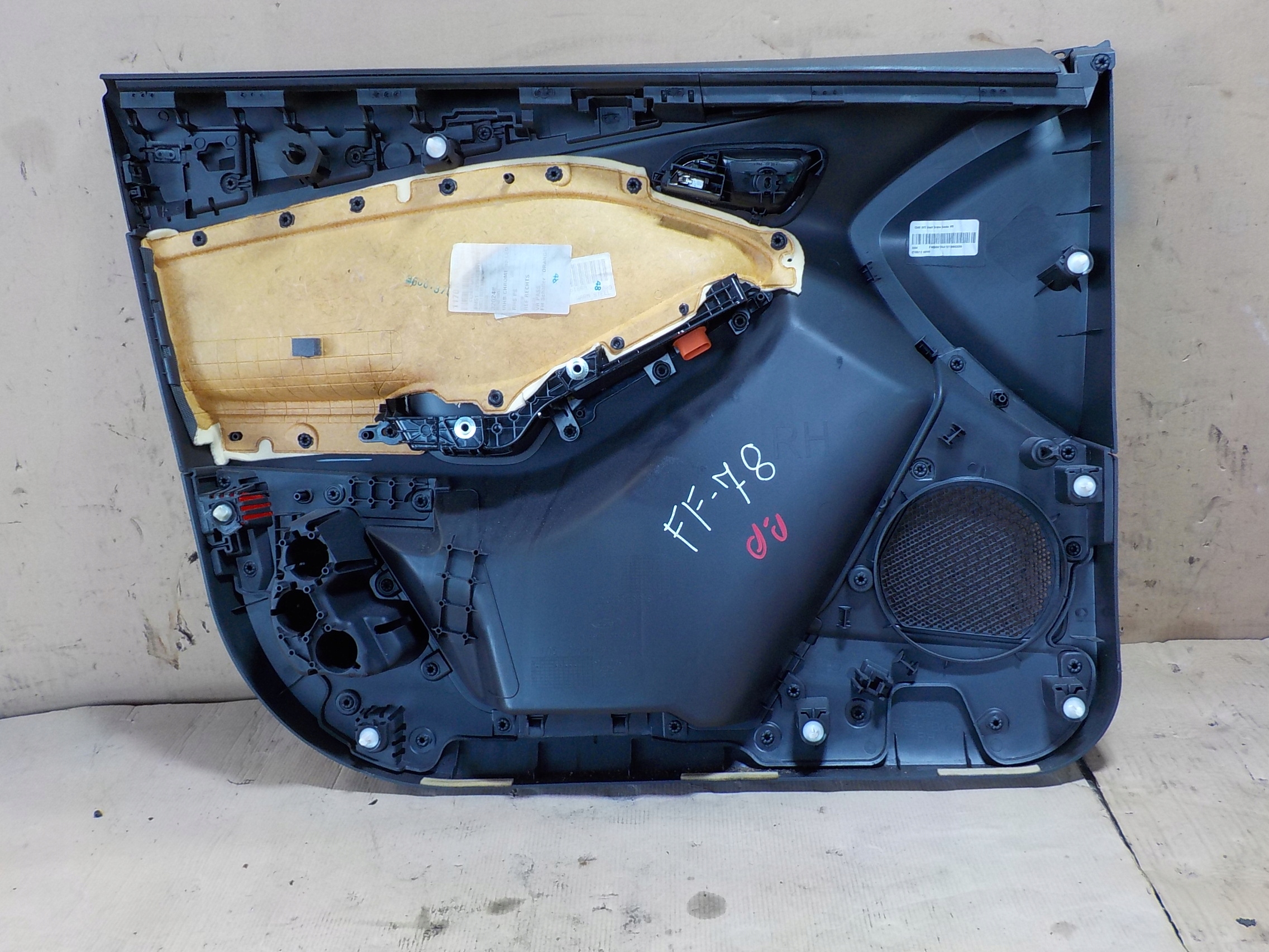 FOCUS MK3 боковая дверь правая передняя BM51-A23942-A