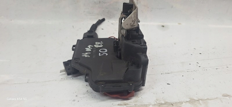 lock door AUDI A4 01- right front 481837016E