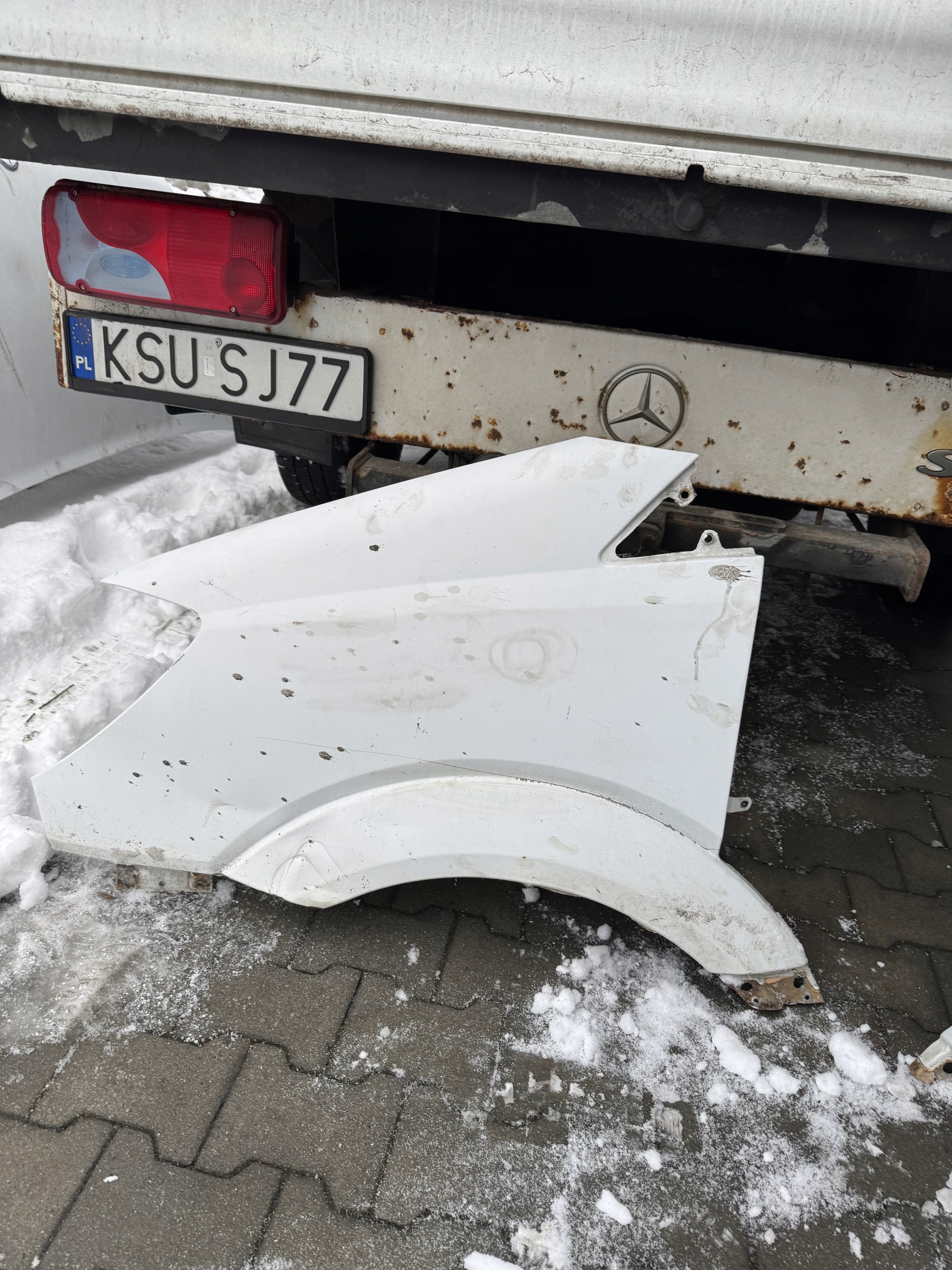 Mercedes Sprinter W906 lift fender left front bialy