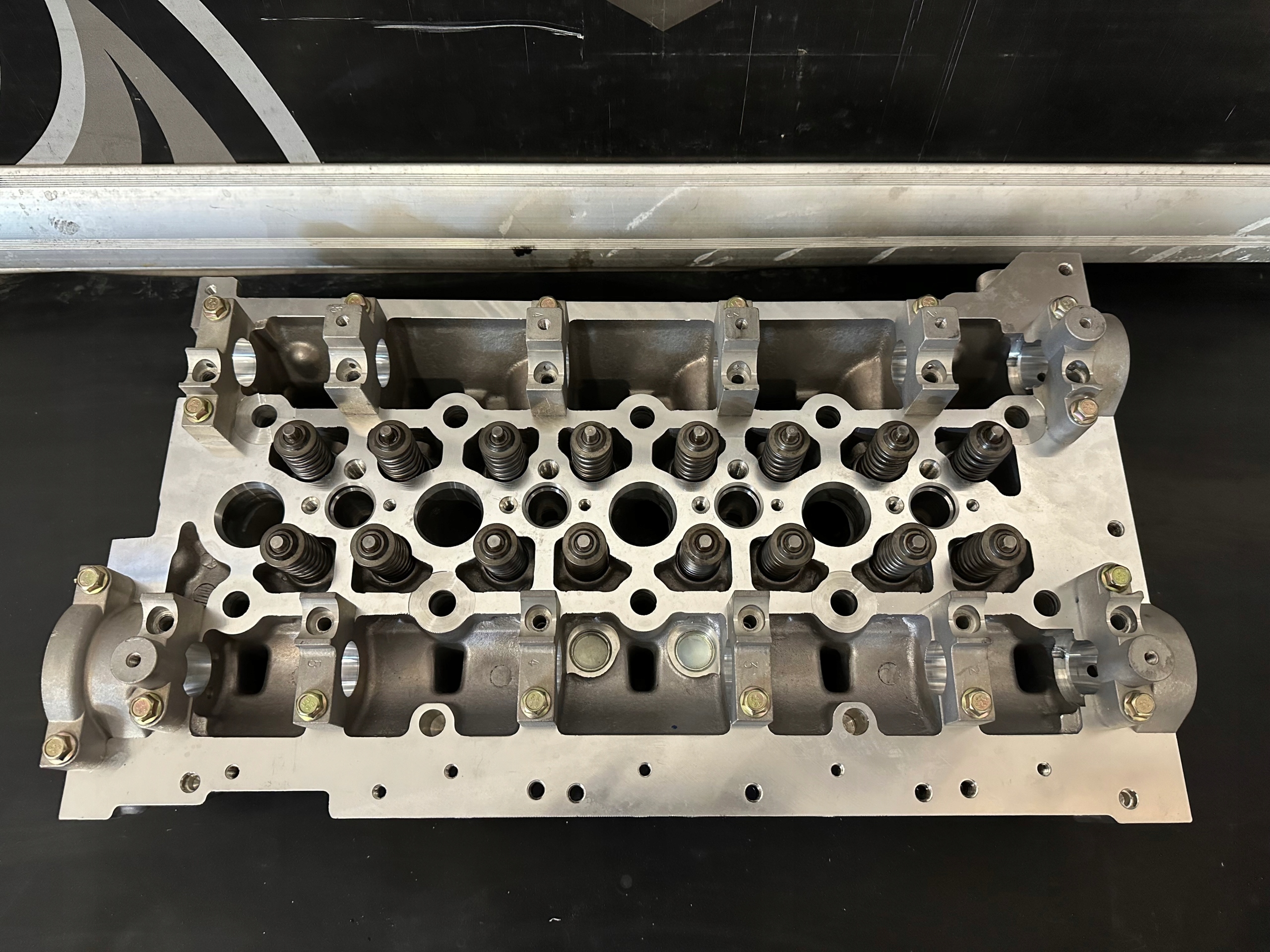 NOWA GŁOWICA RENAULT Trafic Master OPEL 2.2 2.5 DCI Numer katalogowy części 7701476952