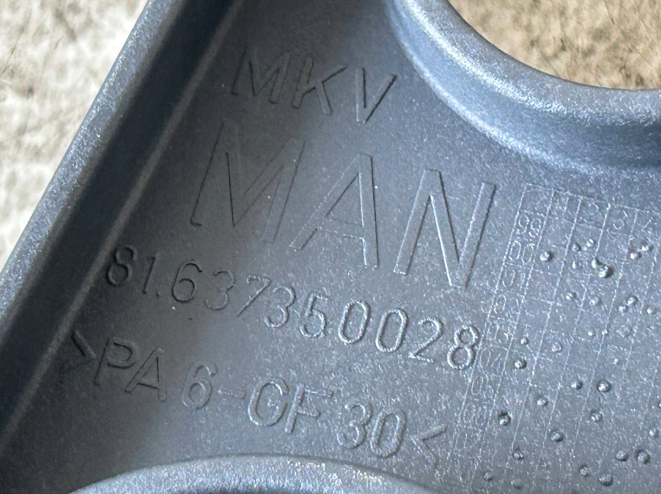 bracket covers PRZECIWSLONECZNEJ MAN 81637350028