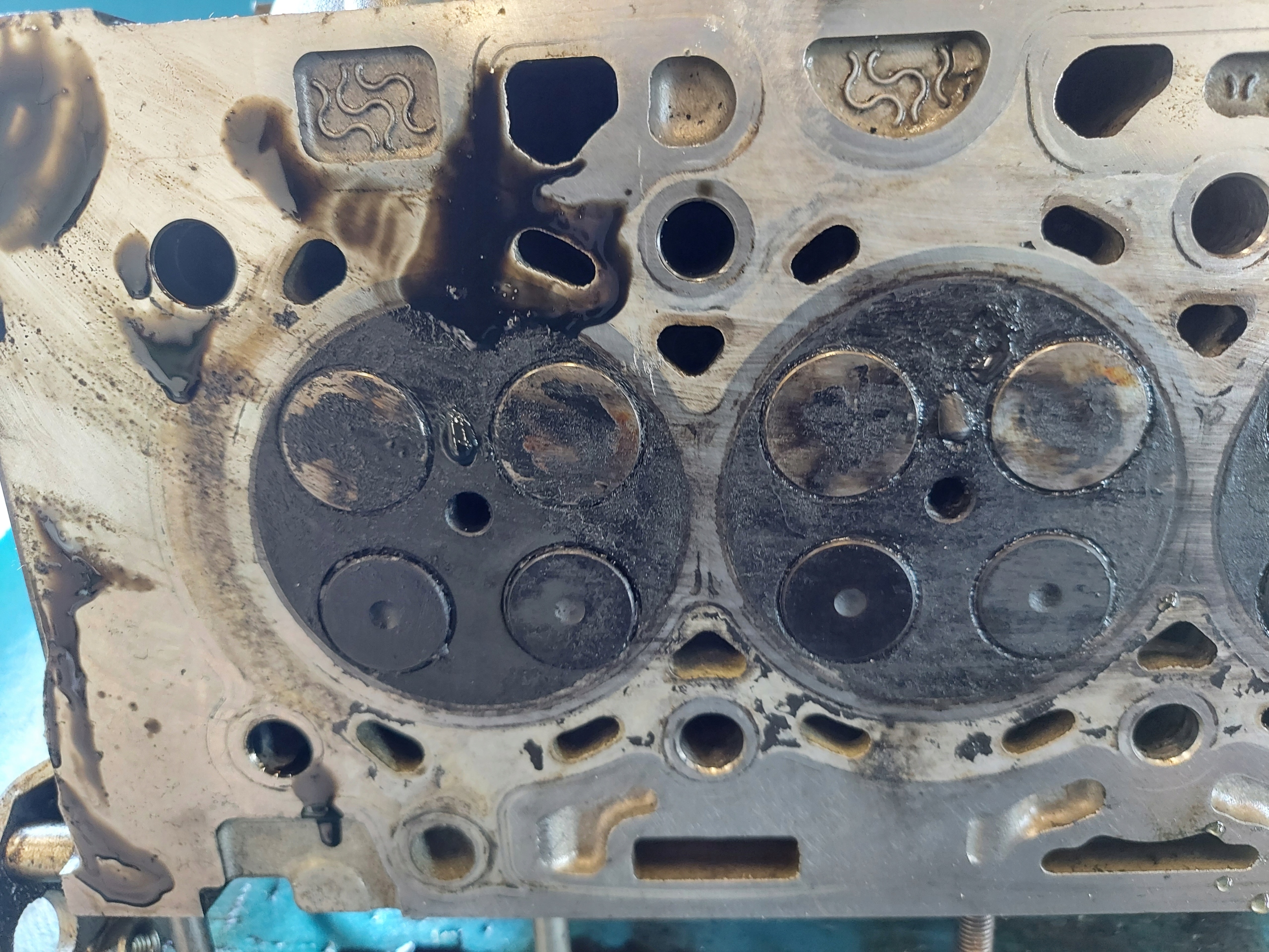 hlava PARTNER,BERLINGO 1.6 HDI 9HW