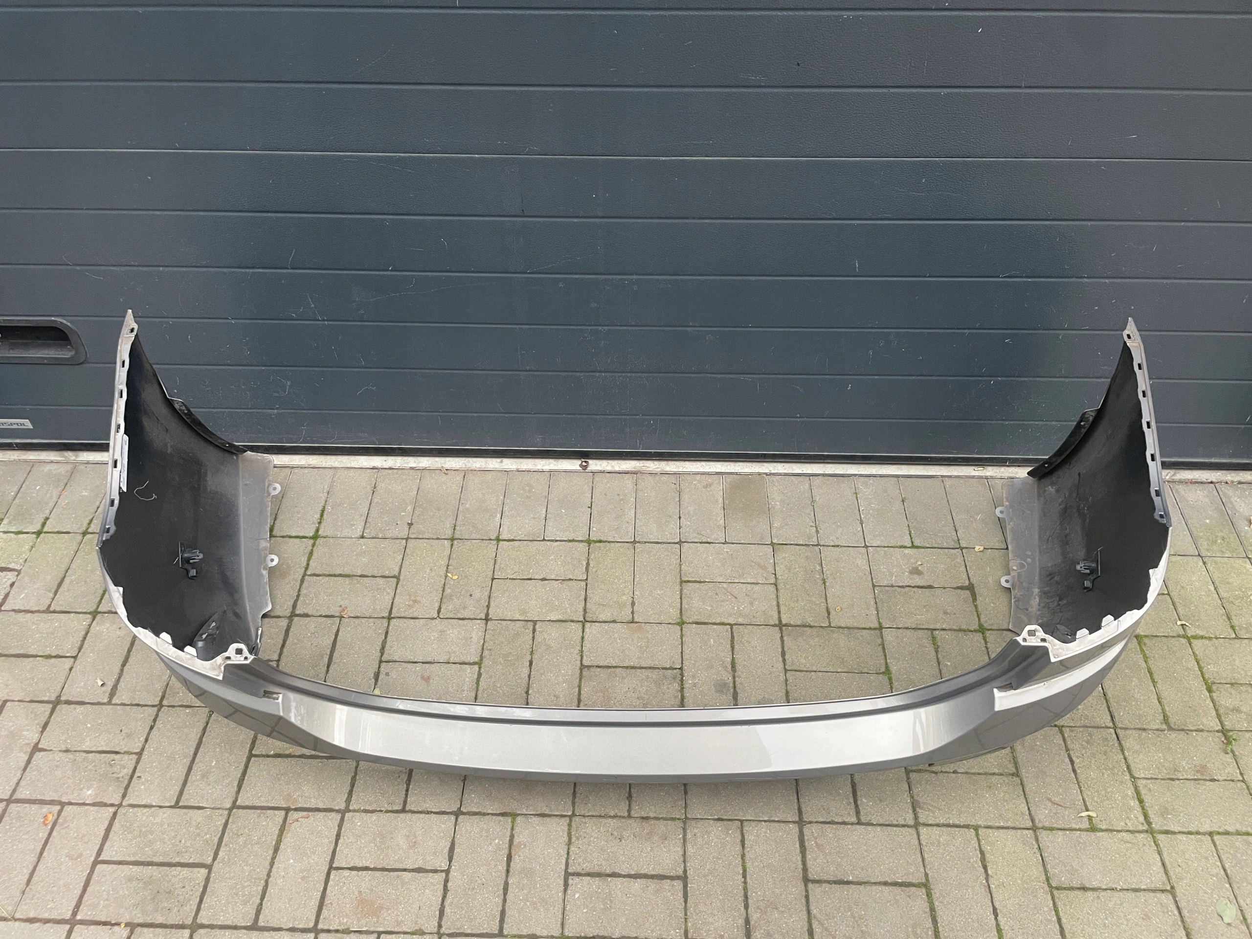 MERCEDES A118 W118 STOSSSTANGE HECK HINTEN