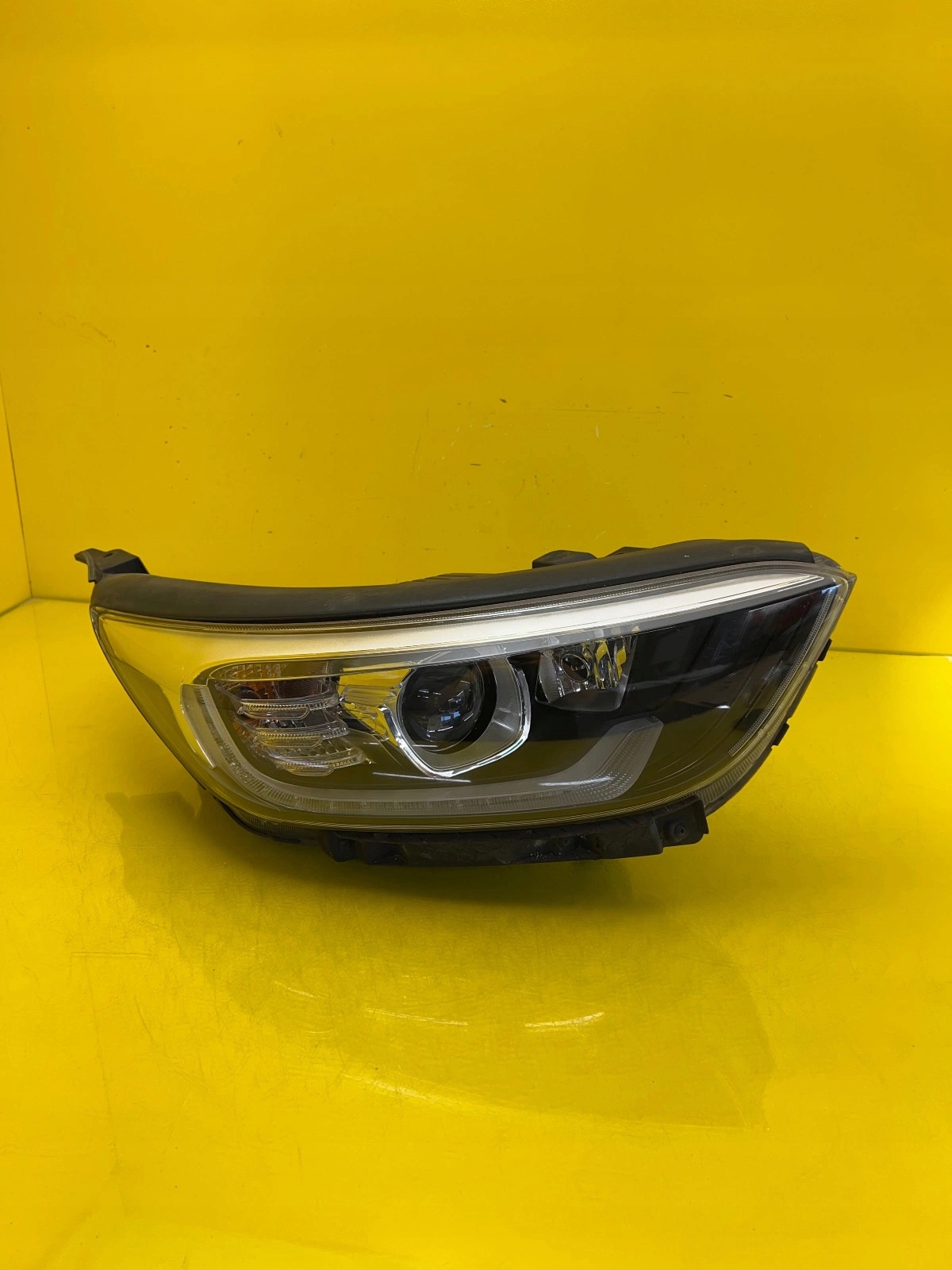 light right Kia Stonic 17-20 lens + Led 92102H8
