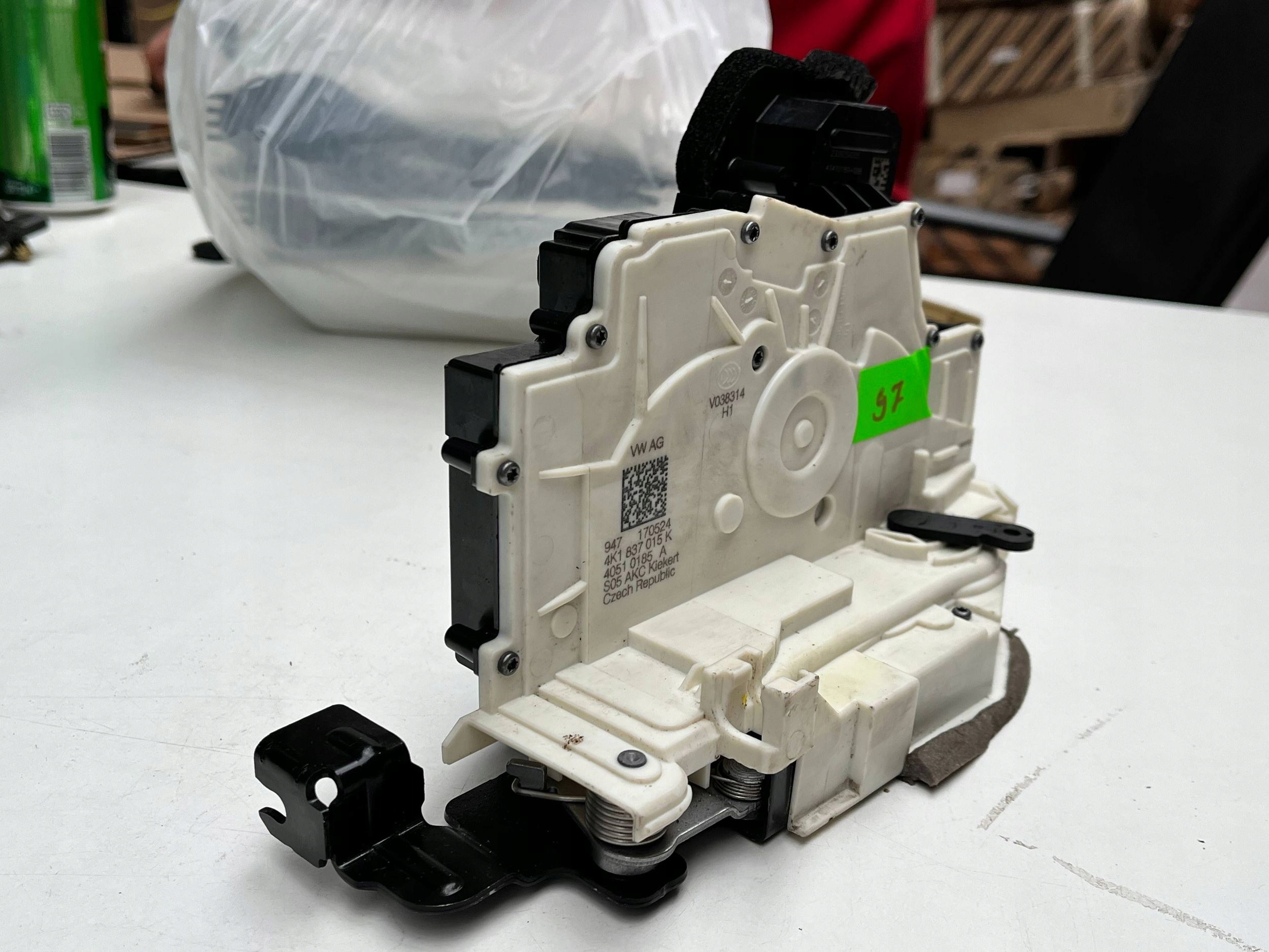 lock door przednich Audi A6 S6 C8 4K 4K1837015K !J