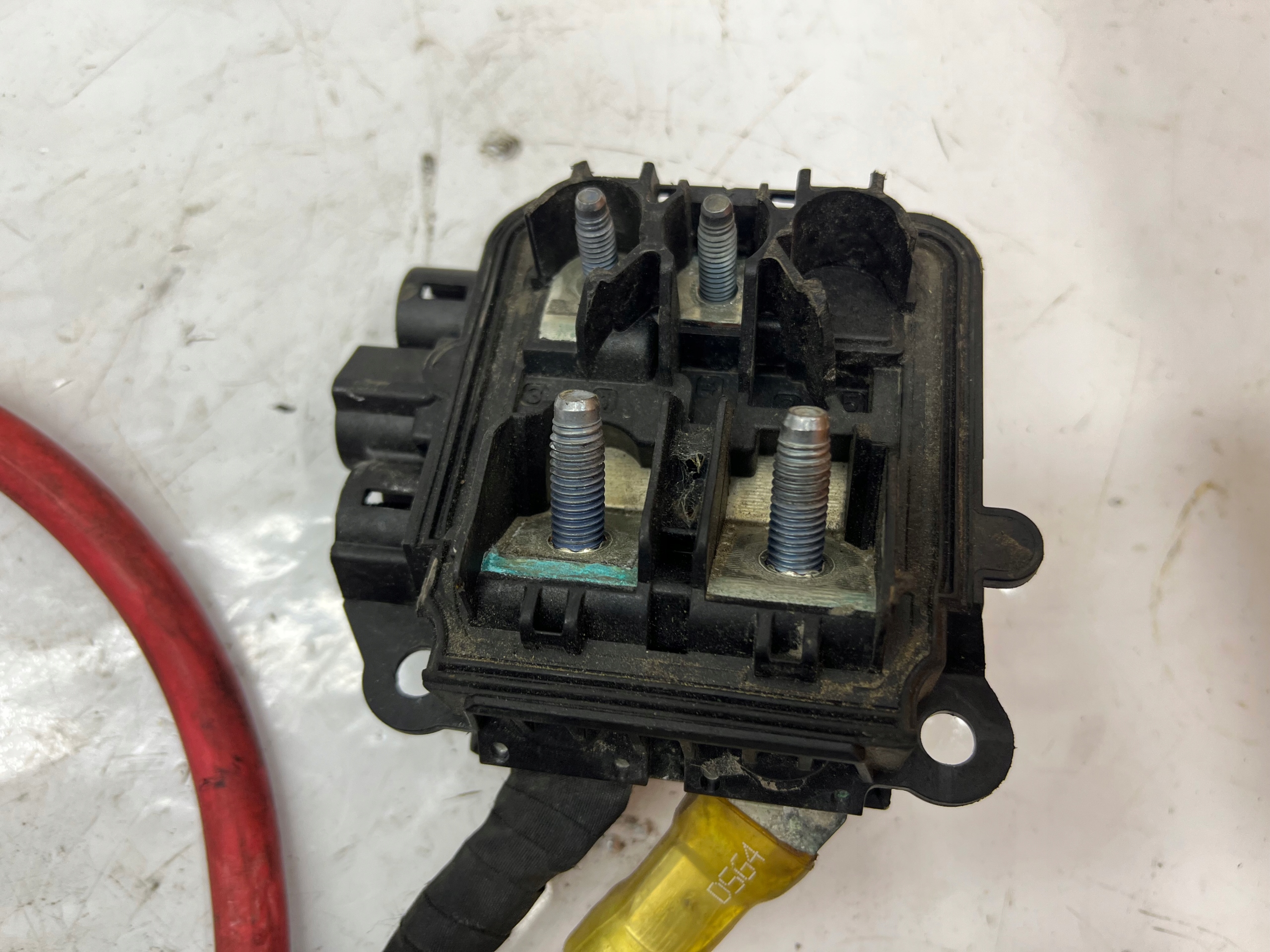 MERCEDES E W213 Batteriekabelbaum A2135406800