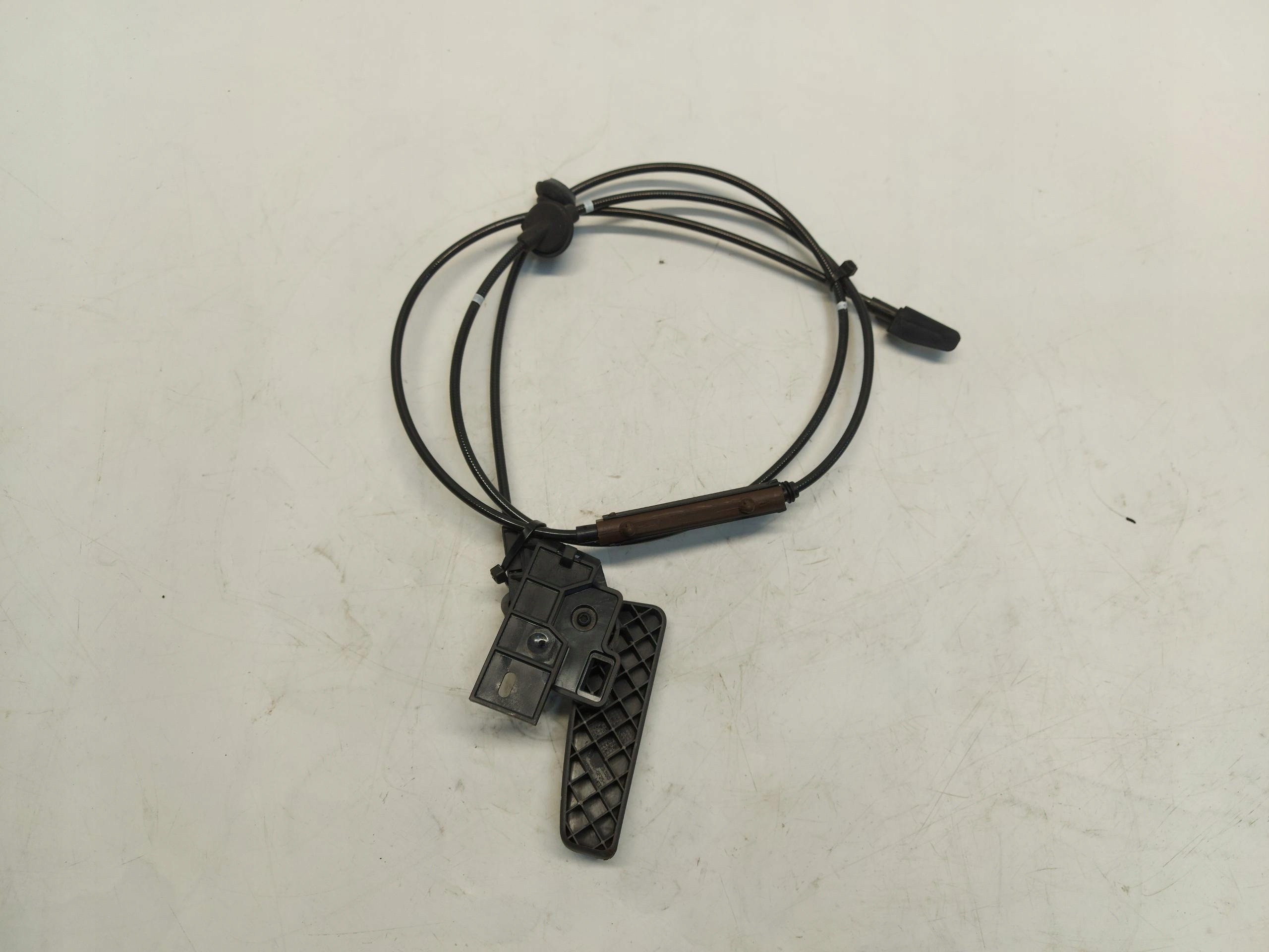 VW Multivan 7T0 T7 2023r Câble Levier Poignée du capot 7t0823535a