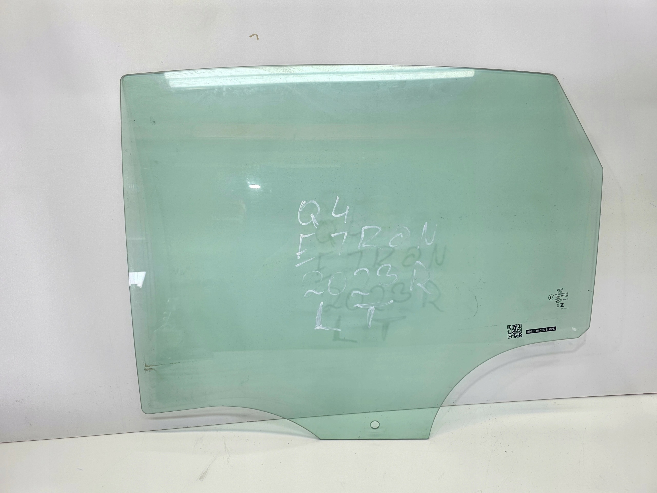 window side door left rear part AUDI Q4 E-TRON 89E845025B 2023 year