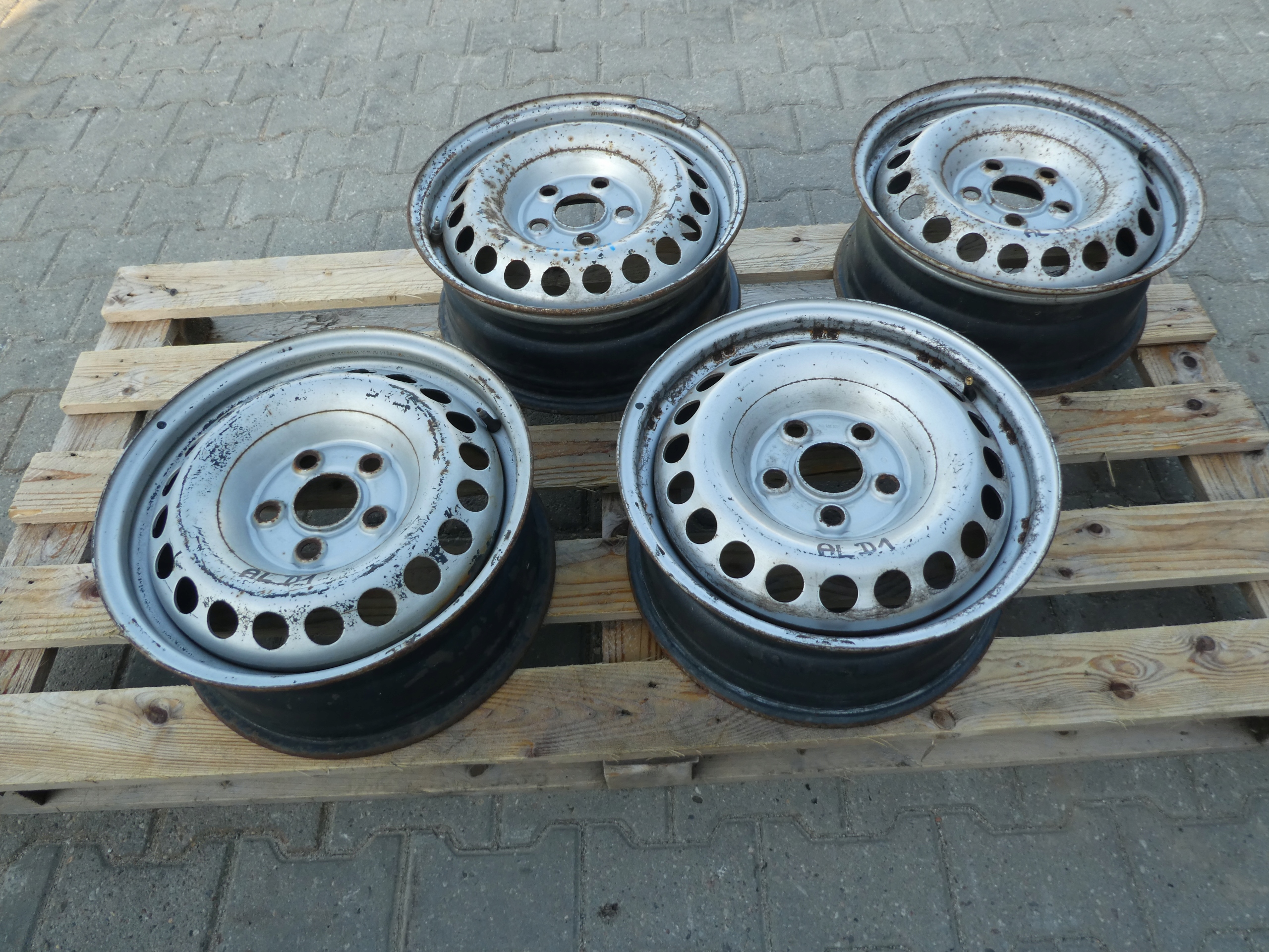 VW T5 CERCHI Ferro 7H0601027D 6.5JX16 ET51
