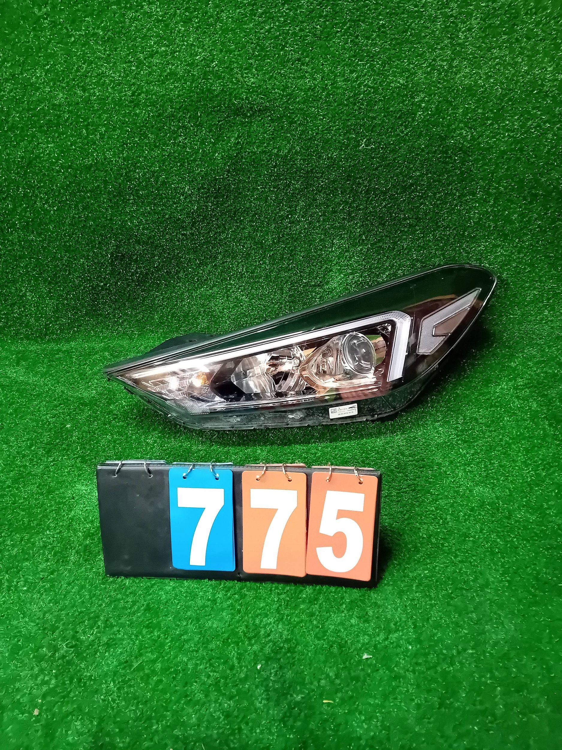 REFLEKTOR left front HYUNDAI TUCSON III LIFT 18- NR.R775
