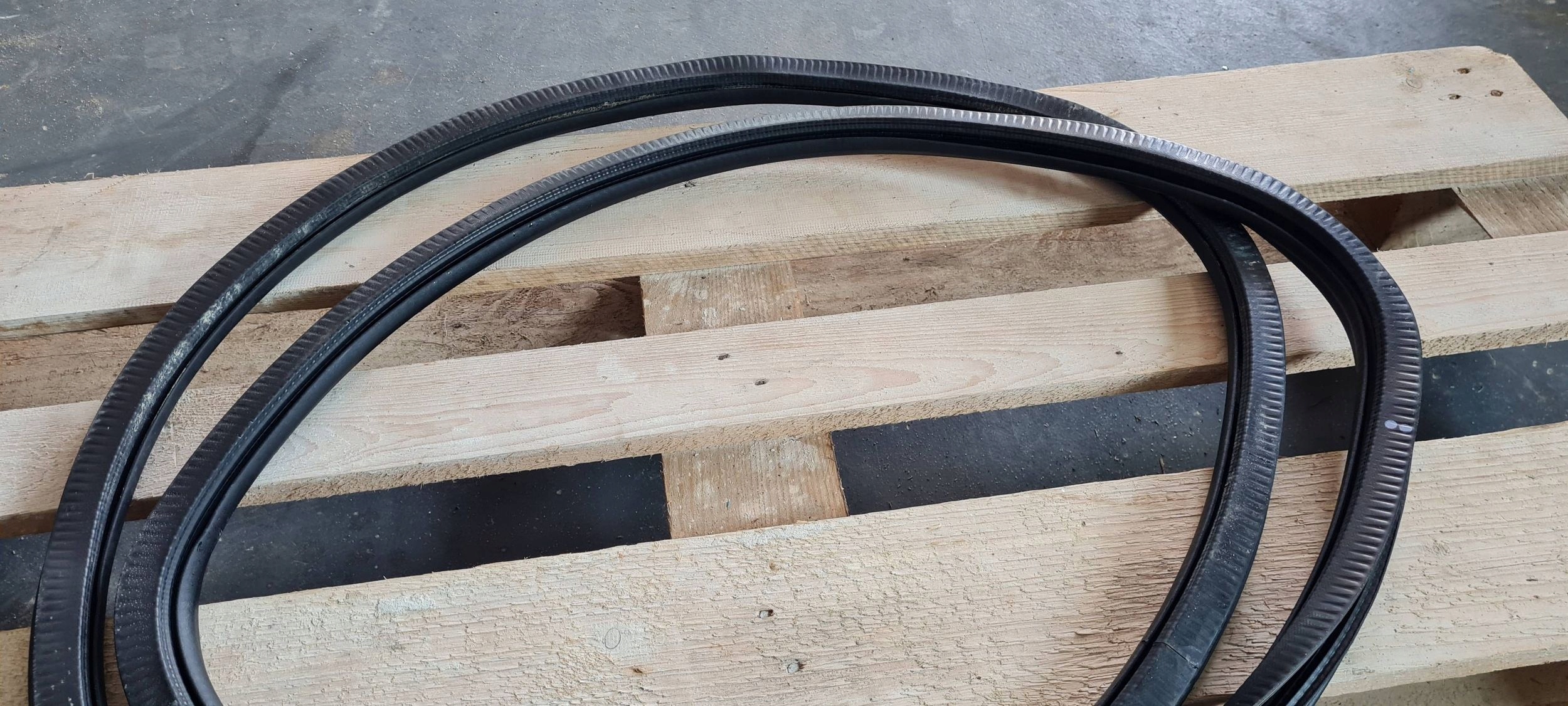 Chrysler Pacifica 2022 gasket door rubber right right front