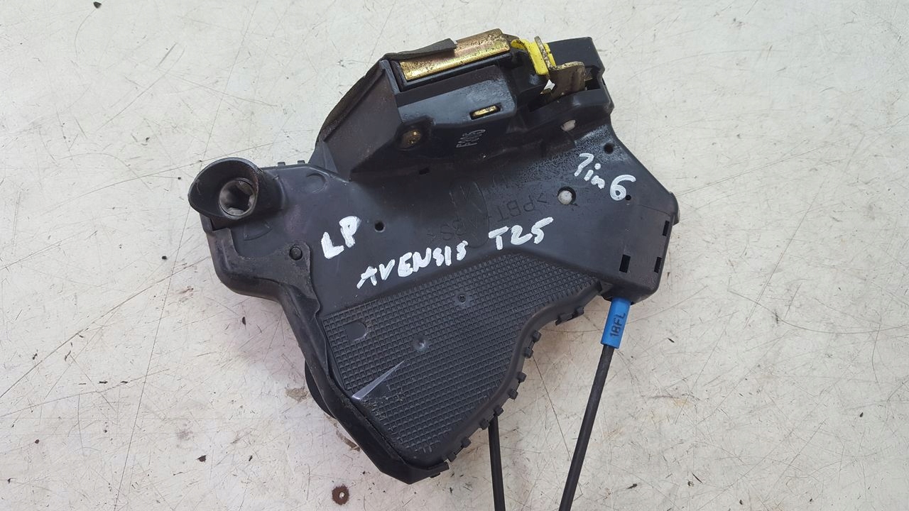 lock front front left Toyota Avensis T25 2,2