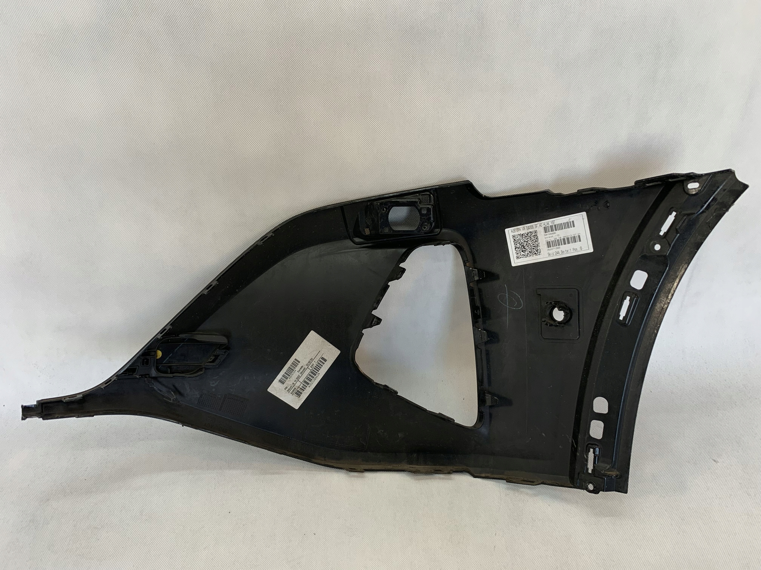 corner right front bumper Audi Q8 E-Tron FL 22r PDC 4KE807438H 02.26