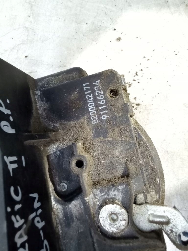 Renault Trafic II 2 lock right front 8200042171