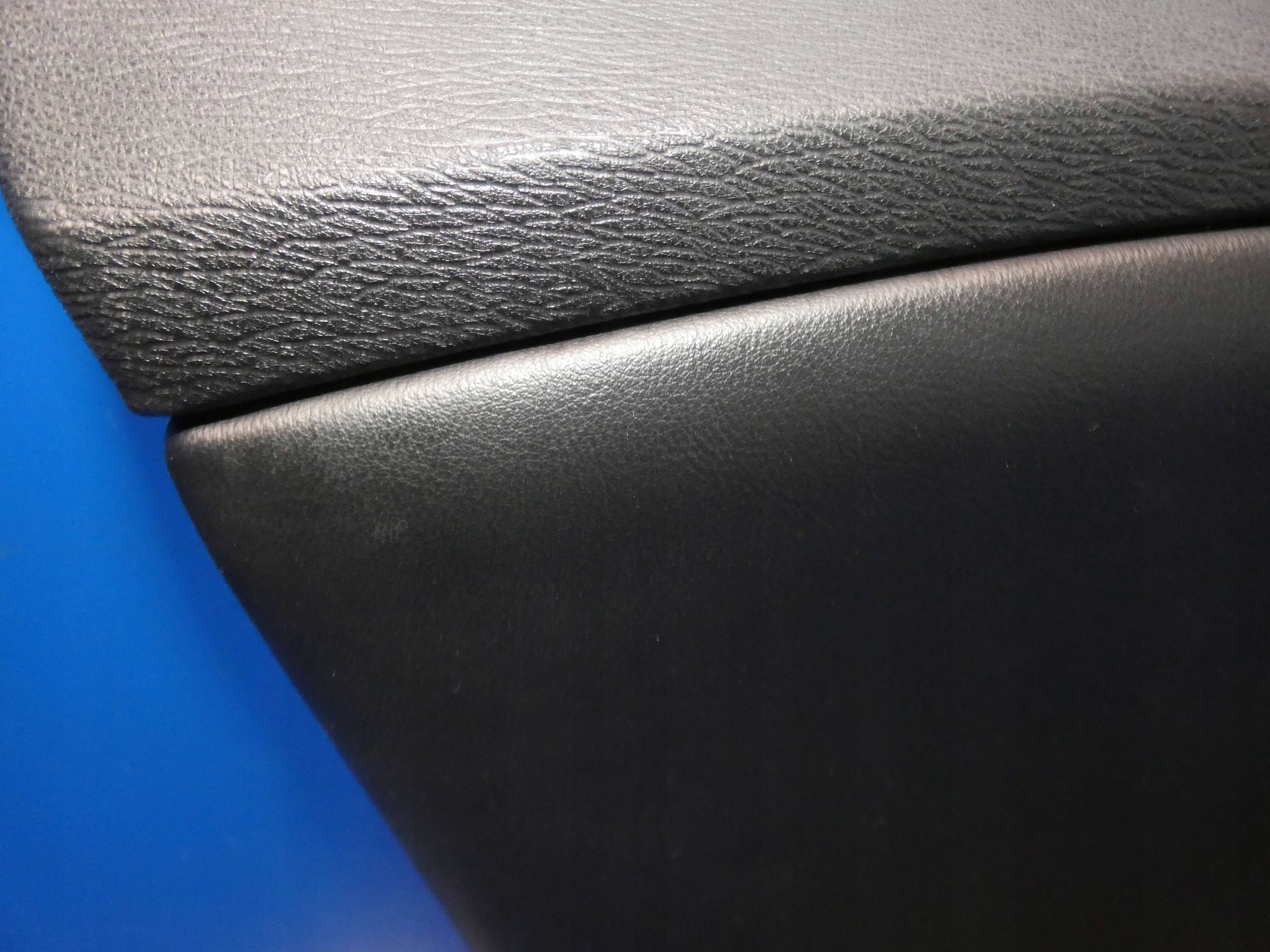 VOLVO V40 II side upholstery door left front - WERSJA ANGIELSKA