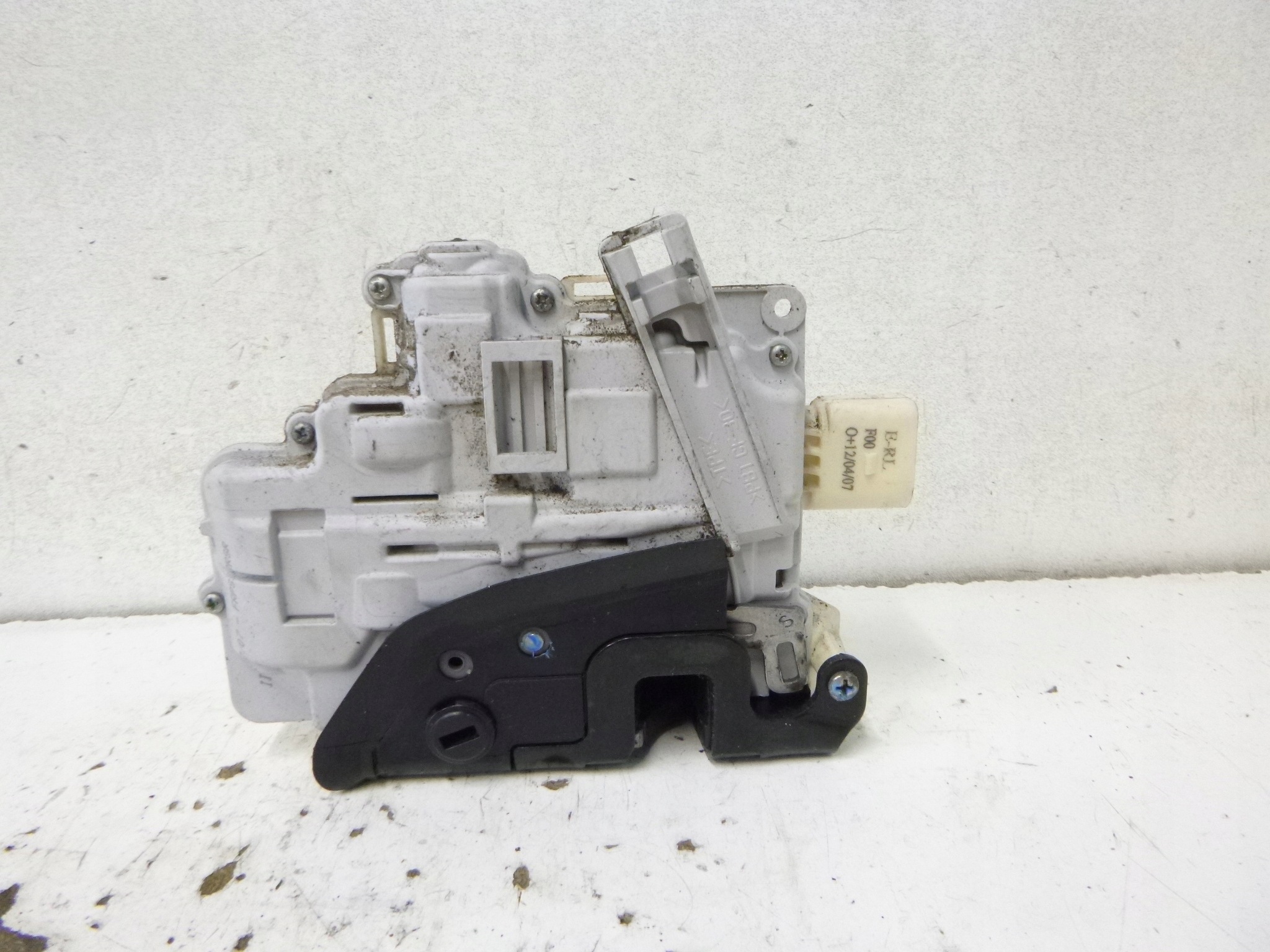 lock door rear part rear left Audi A4 B7 B6 S-LINE 8E0839015AA 8PIN