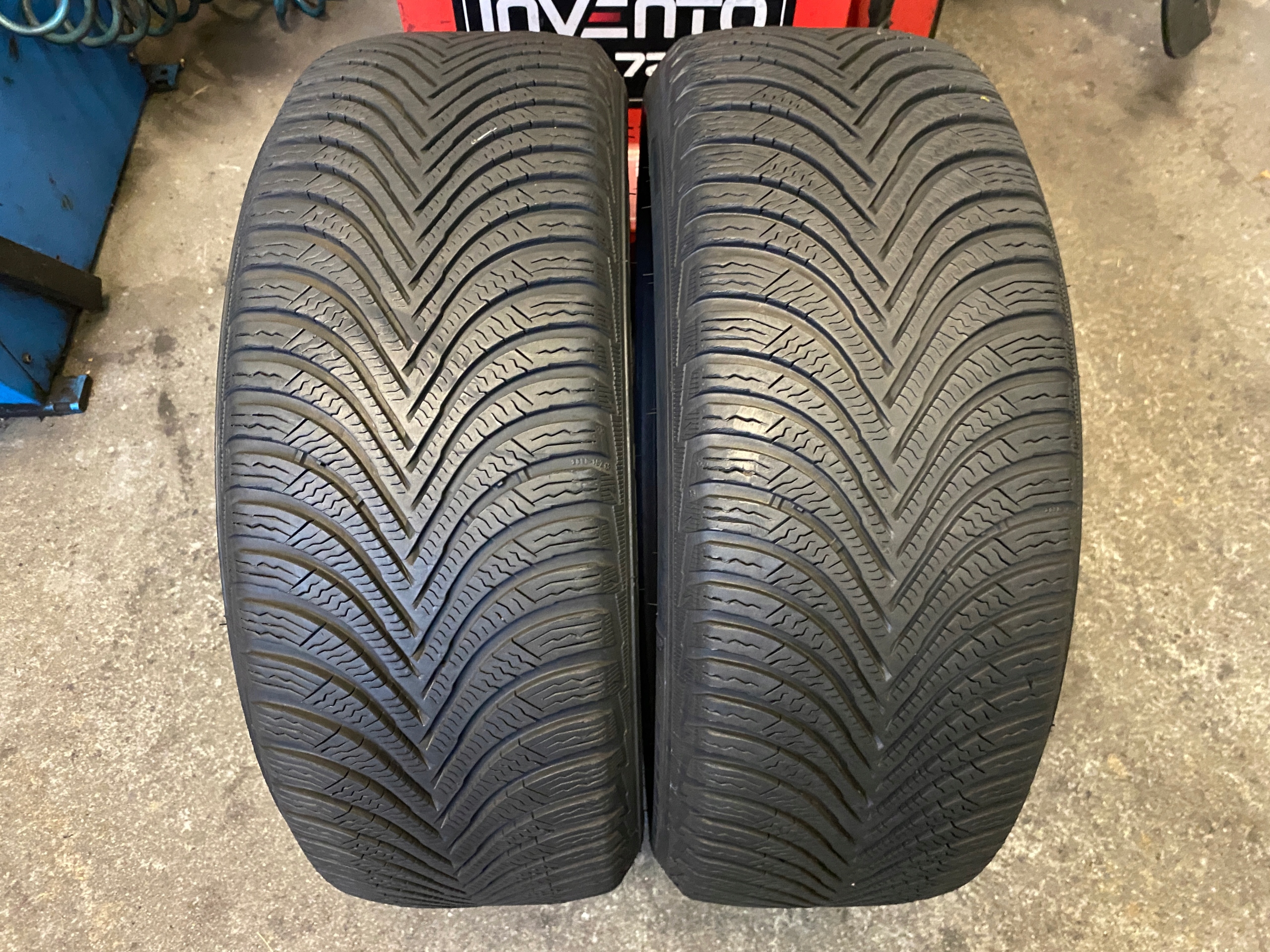 2 tyres winter 205/50R17 Michelin Alpin 5