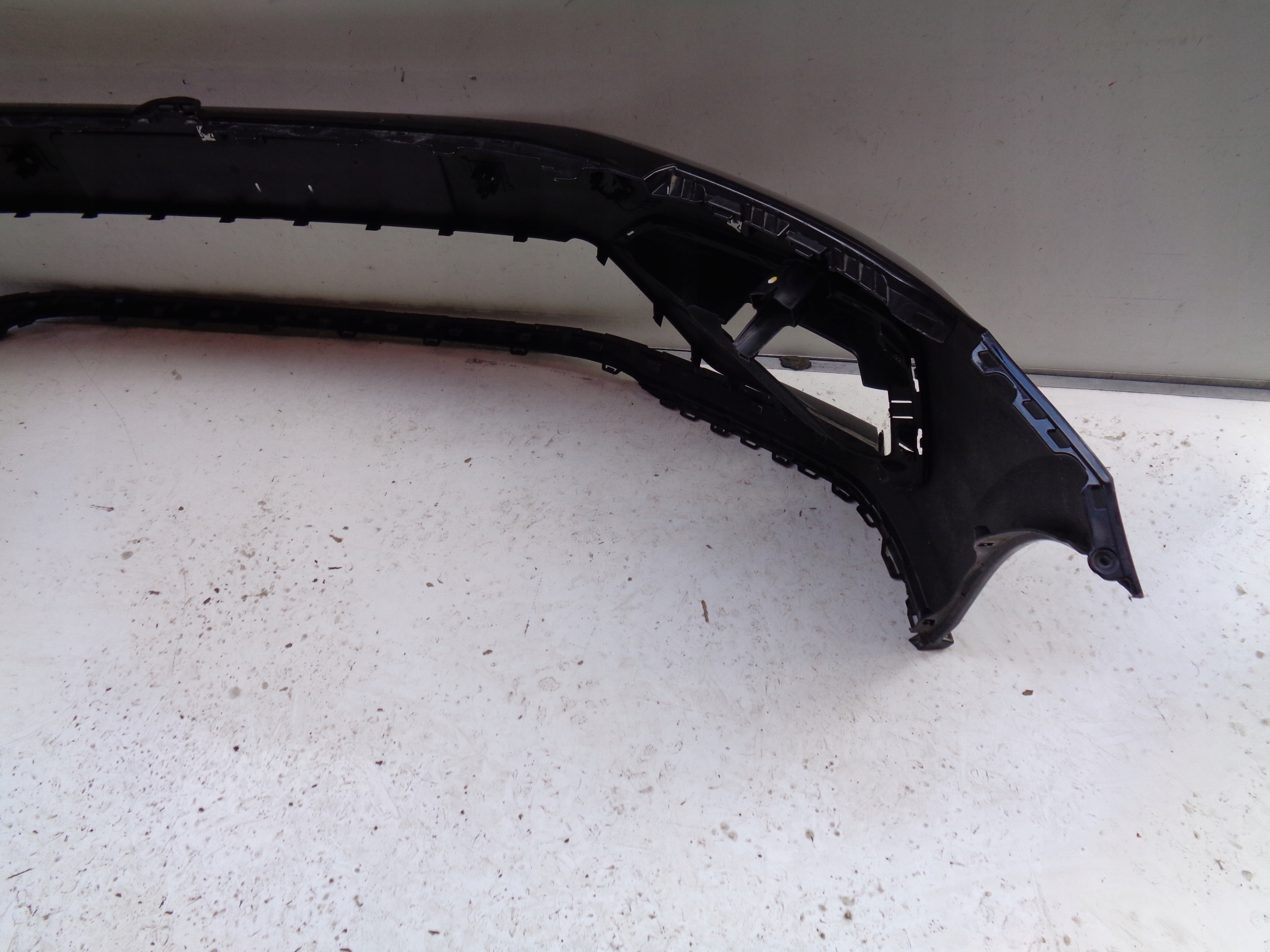 Frontstoßstange VW TOURAN 5TA 16- R-LINE NR 388431