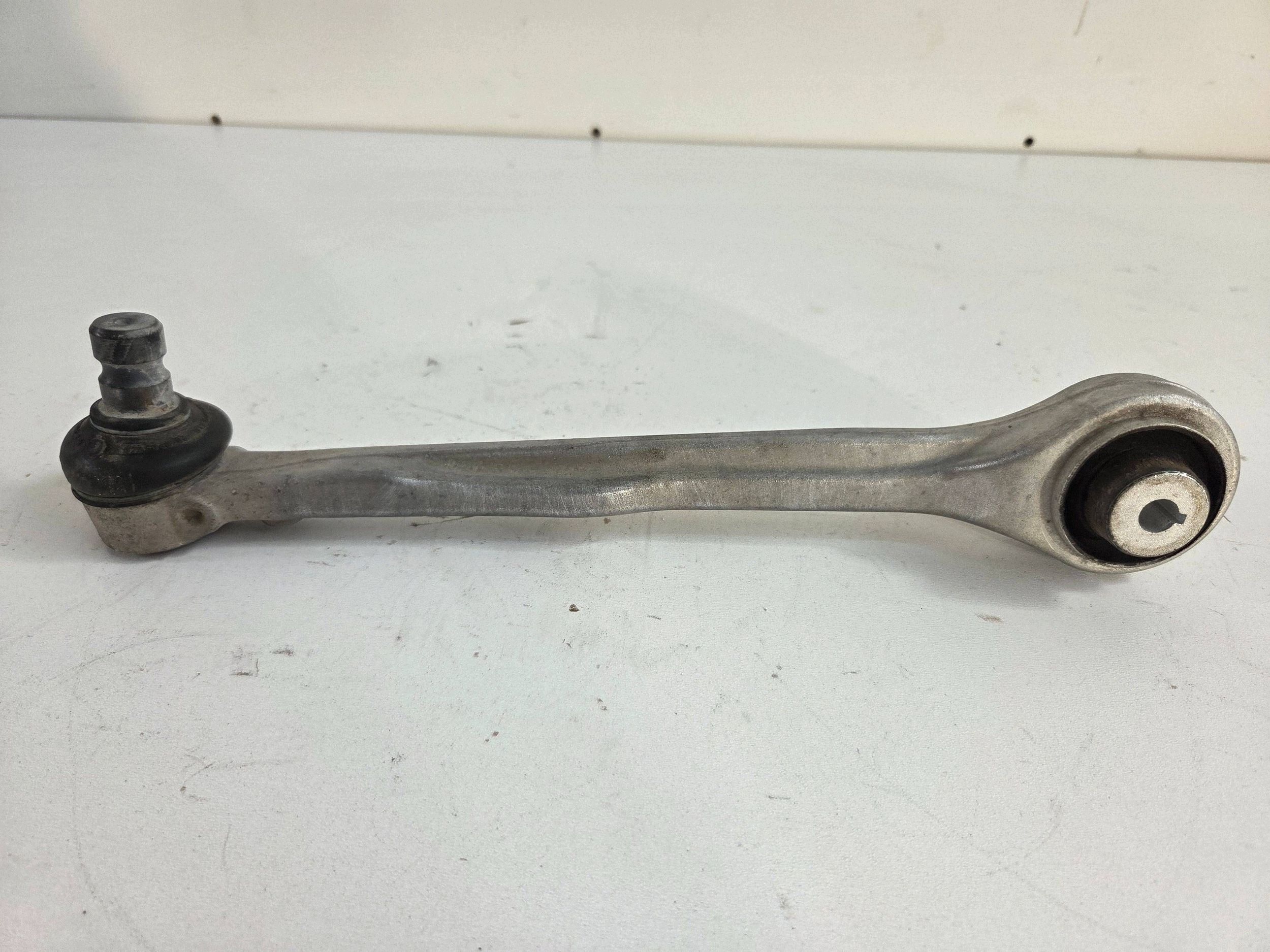 Audi A6 S6 C8 4K arm upper front right (Q900)