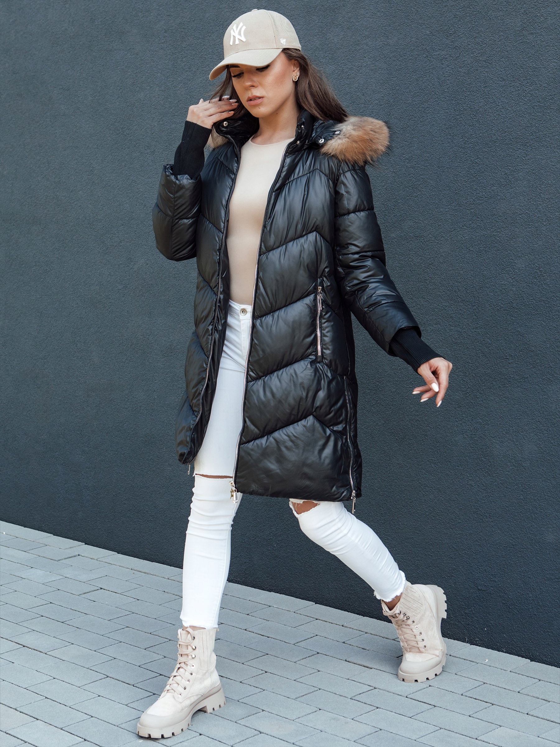 DŁUGA DAMSKA KURTKA ZIMOWA PIKOWANA Z KAPTUREM ty4499 - XL Płeć kobieta