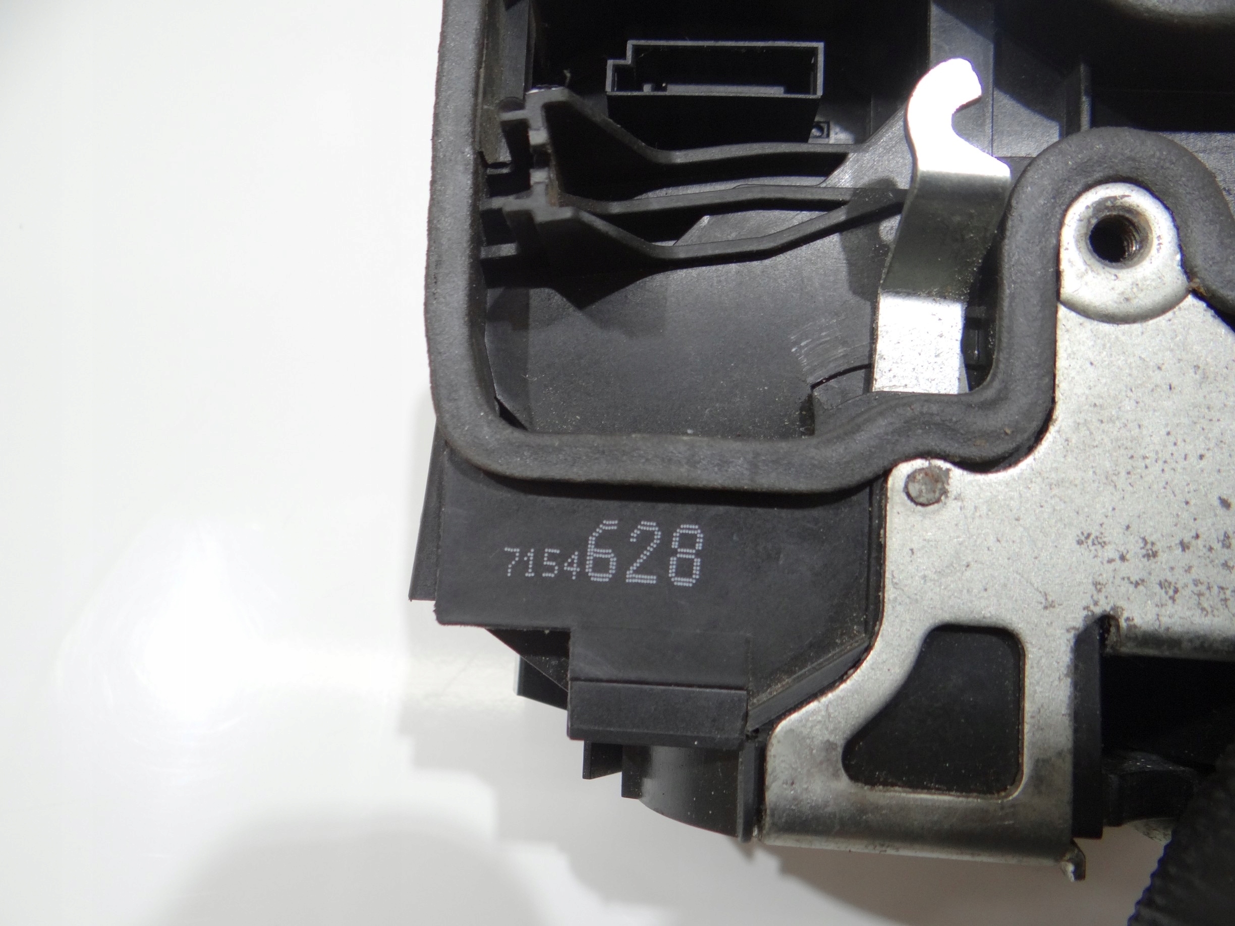 lock door right front BMW E60 E61 7154628
